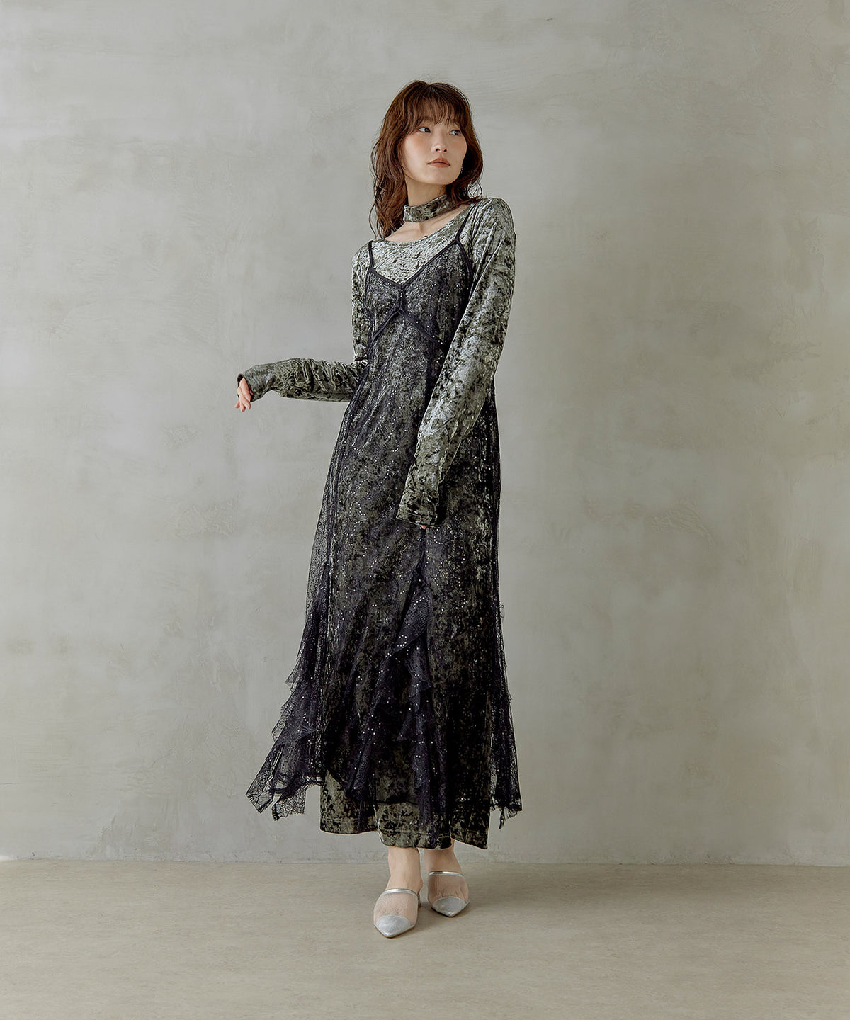 167cm / 着用 M / チャコールグレー
