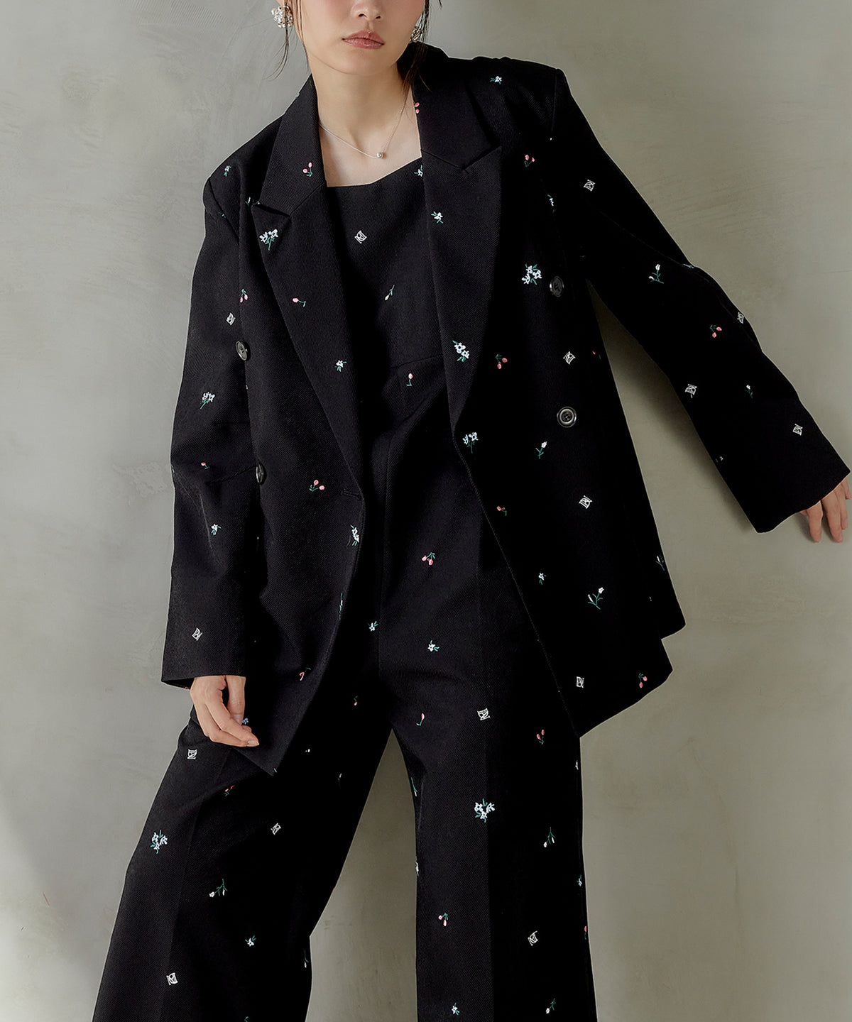 花柄刺繍テーラードジャケット