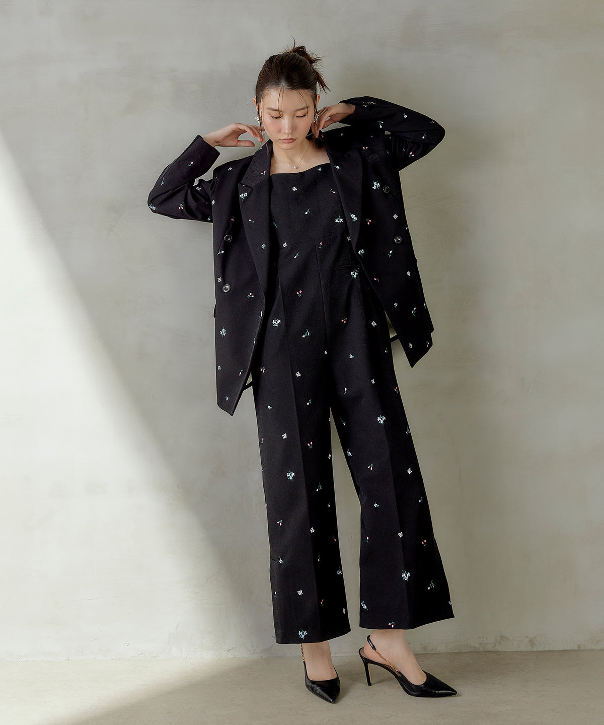 花柄刺繍テーラードジャケット