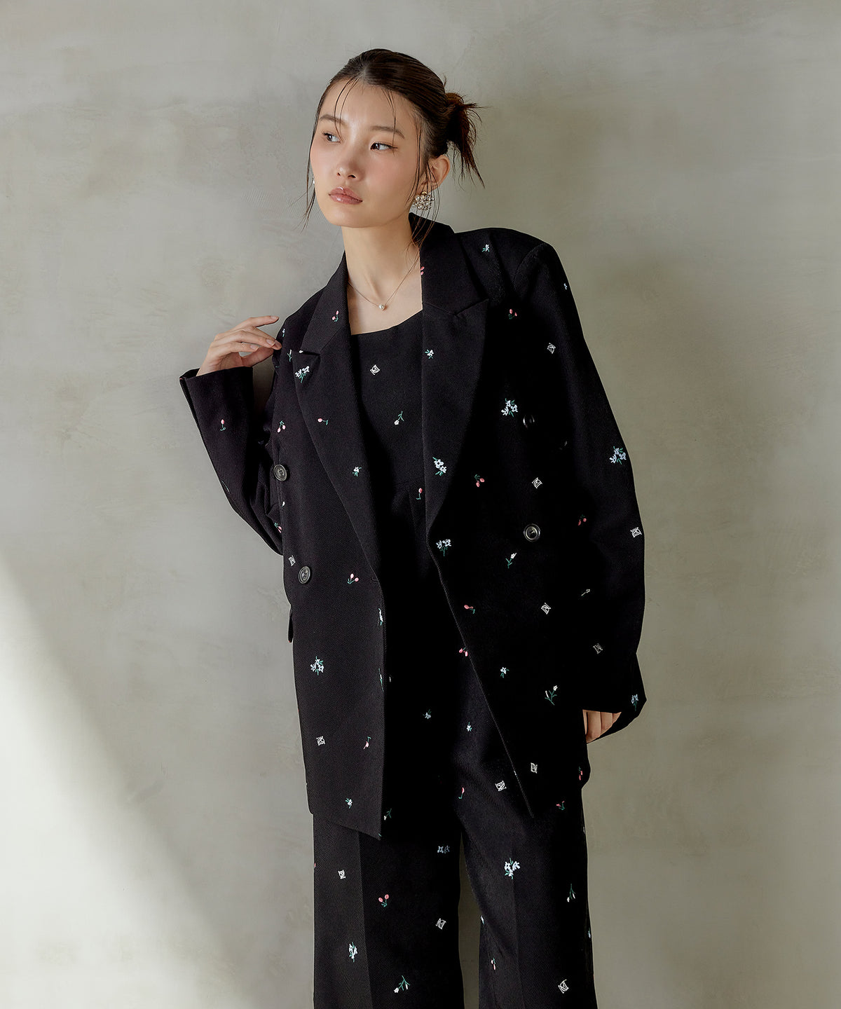 花柄刺繍テーラードジャケット