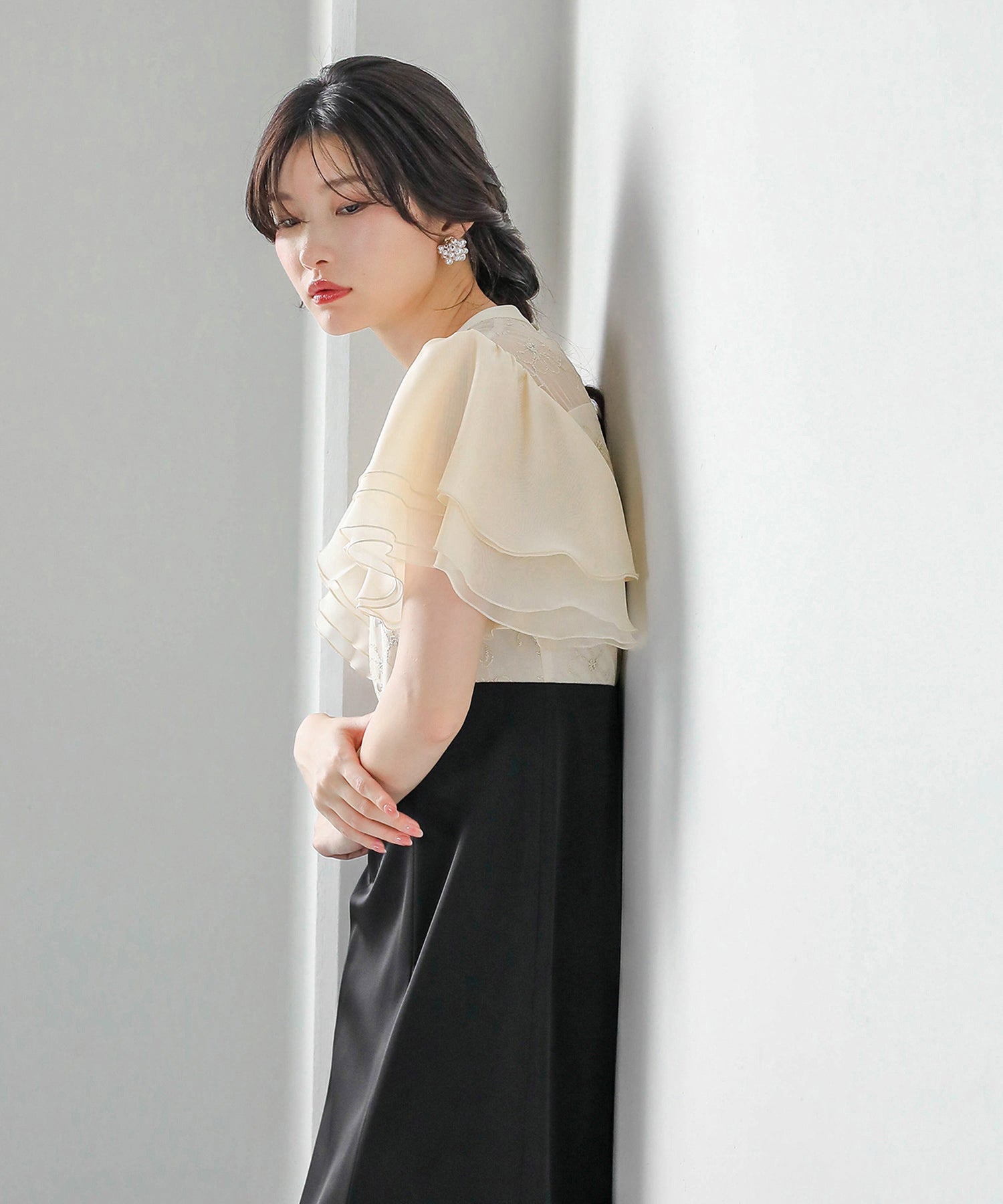 ラッフルスリーブ 刺繍レース ワンピース ドレス