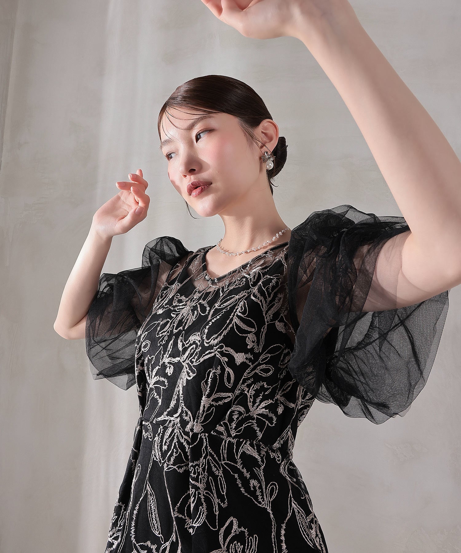 刺繍レース チュールスリーブ パーティードレス