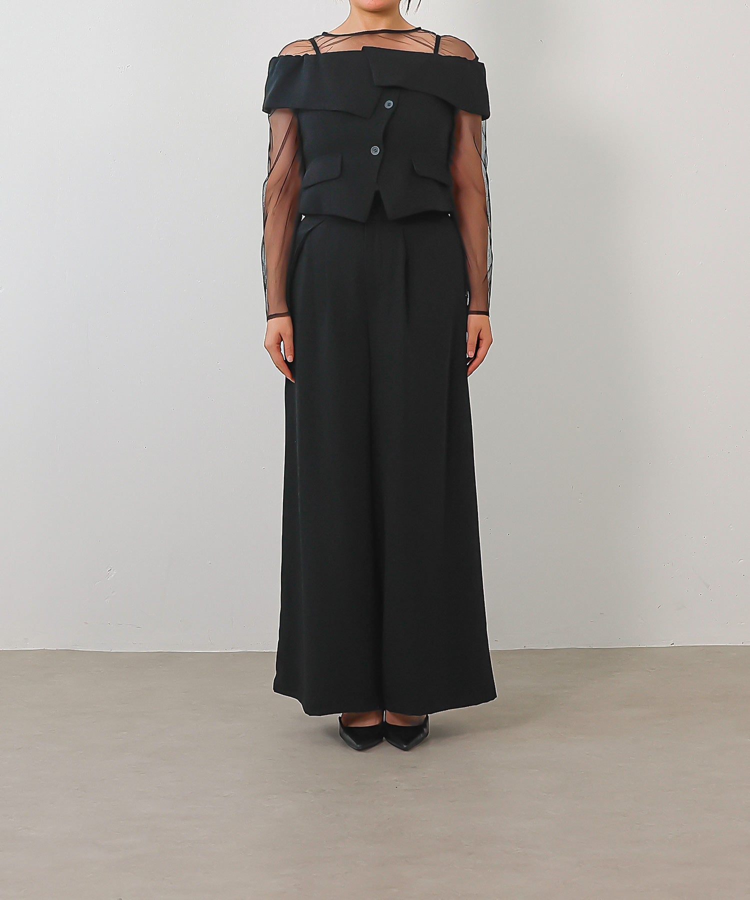 身長159cm / 着用 L<br>
普段着 M or L / 骨格ストレート