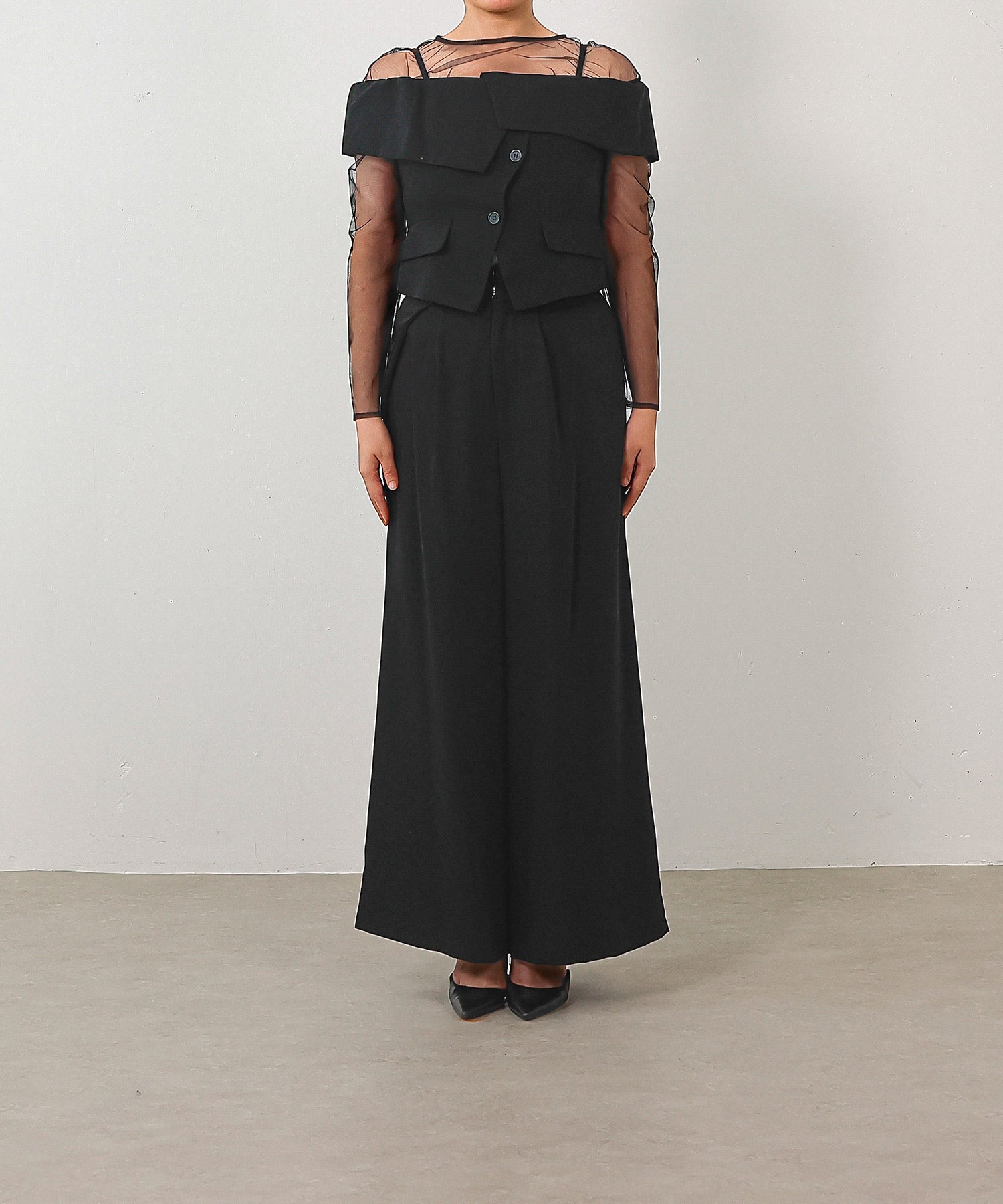 身長159cm / 着用 M<br>
普段着 M or L / 骨格ストレート