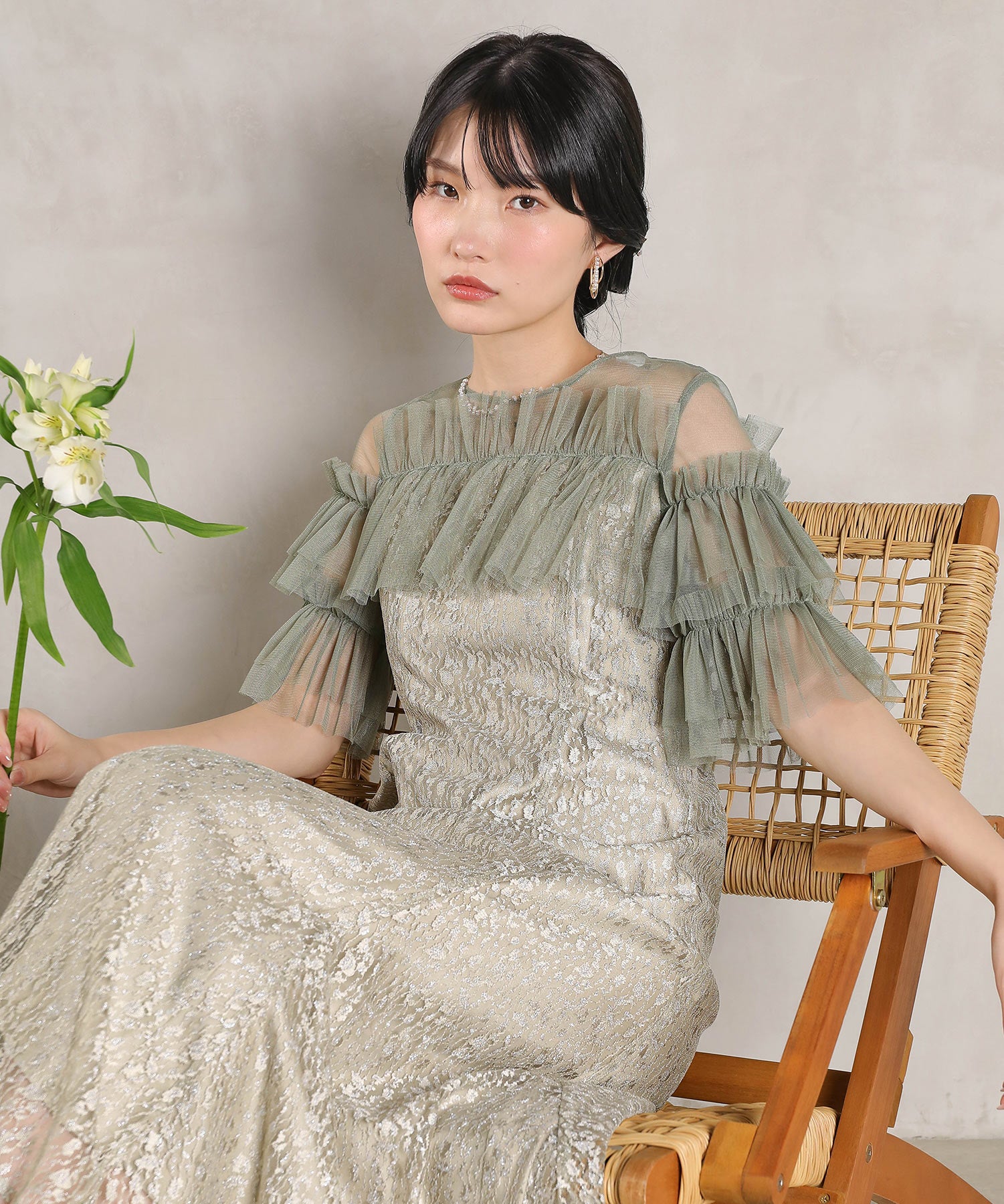 ラメチュールレース フリル Aライン ワンピースドレス