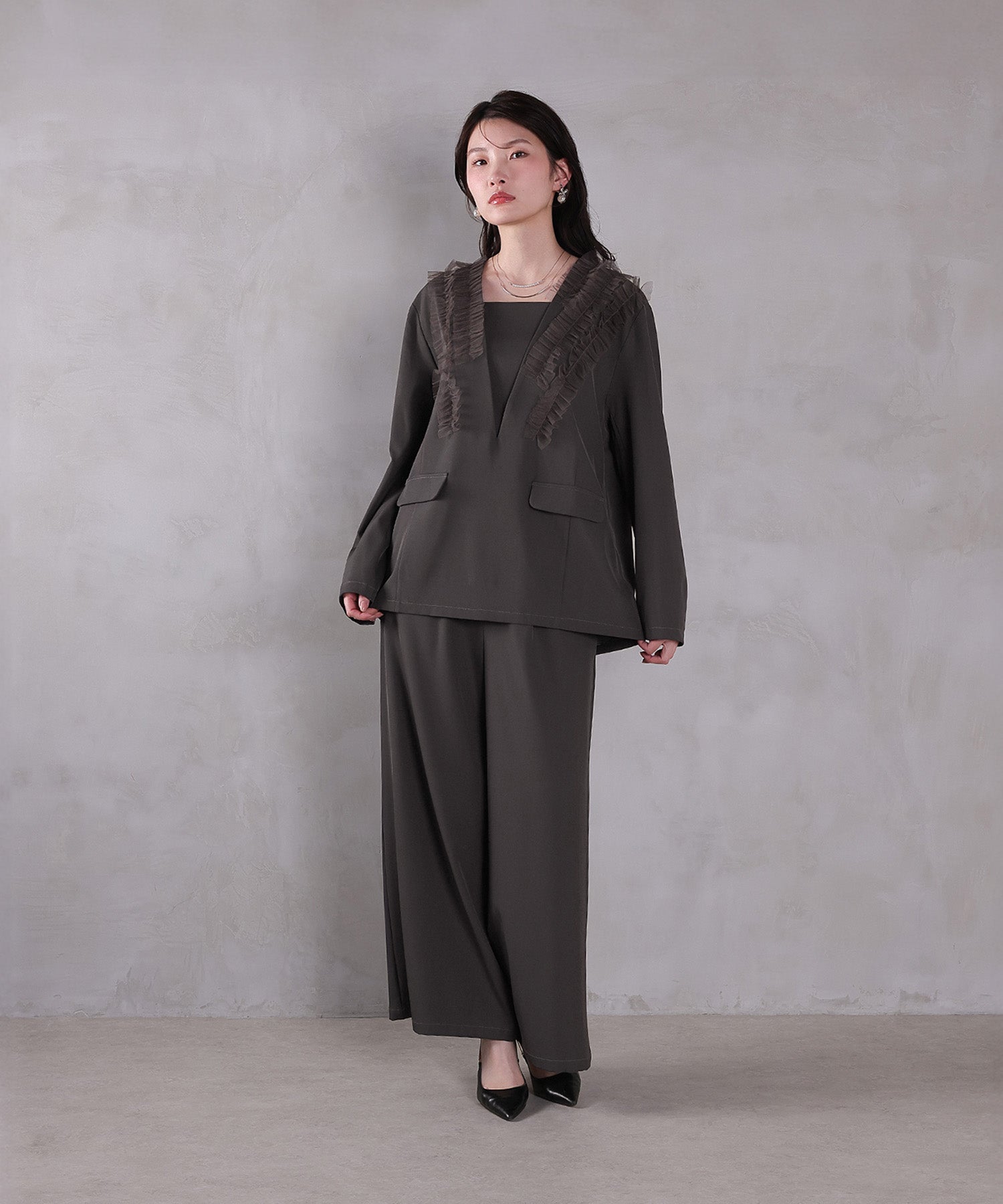 167cm / 着用 M / チャコールグレー