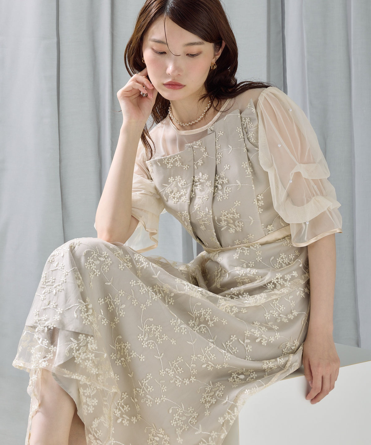 フロントプリーツ刺繍レースフレアワンピースドレス