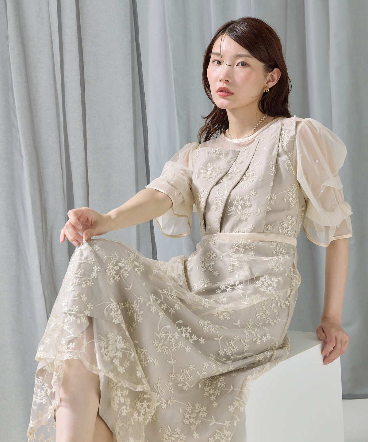 フロントプリーツ刺繍レースフレアワンピースドレス