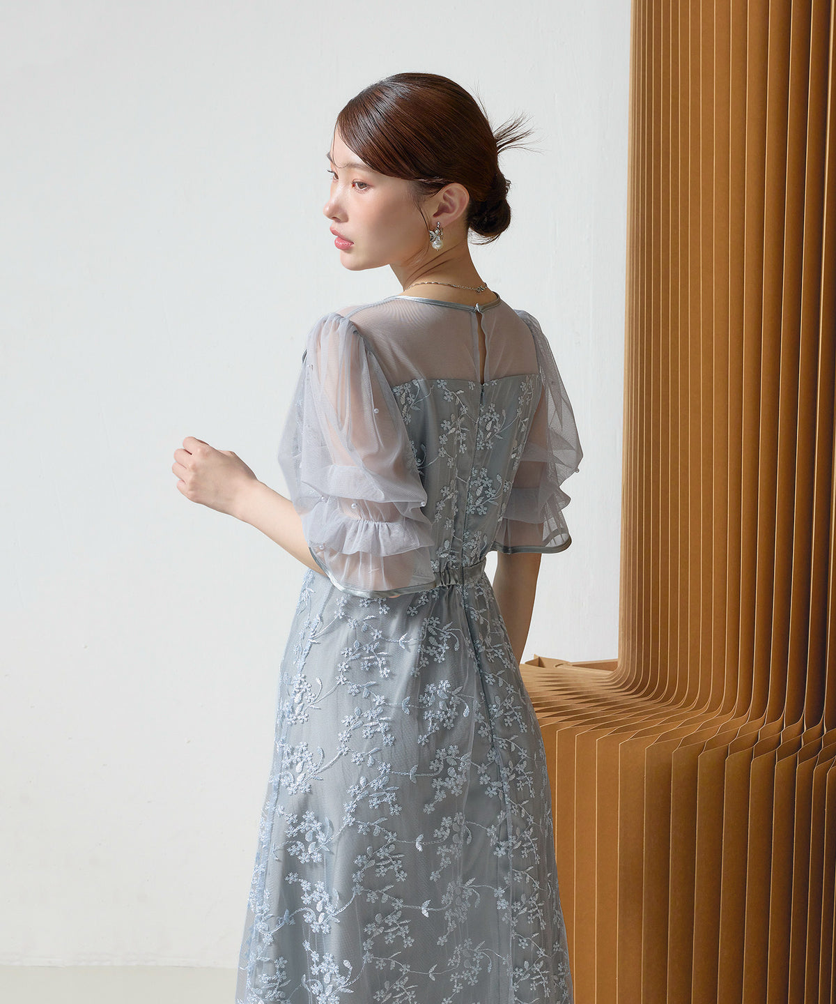 フロントプリーツ刺繍レースフレアワンピースドレス