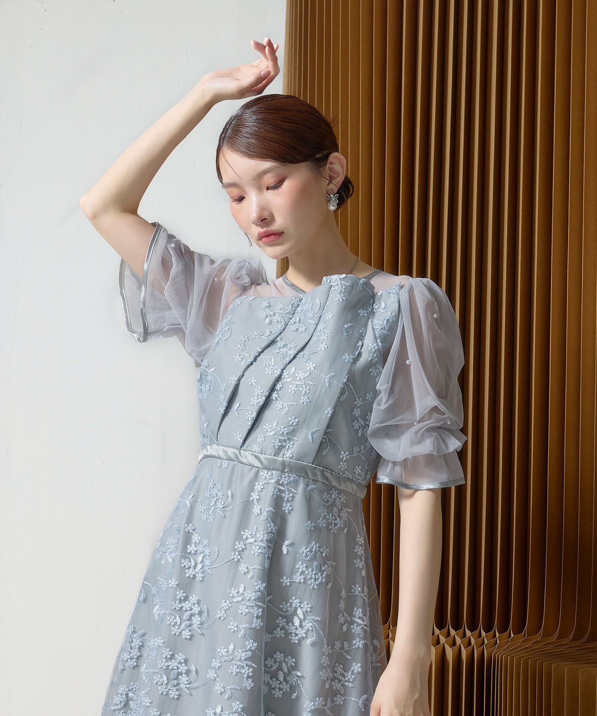 フロントプリーツ刺繍レースフレアワンピースドレス