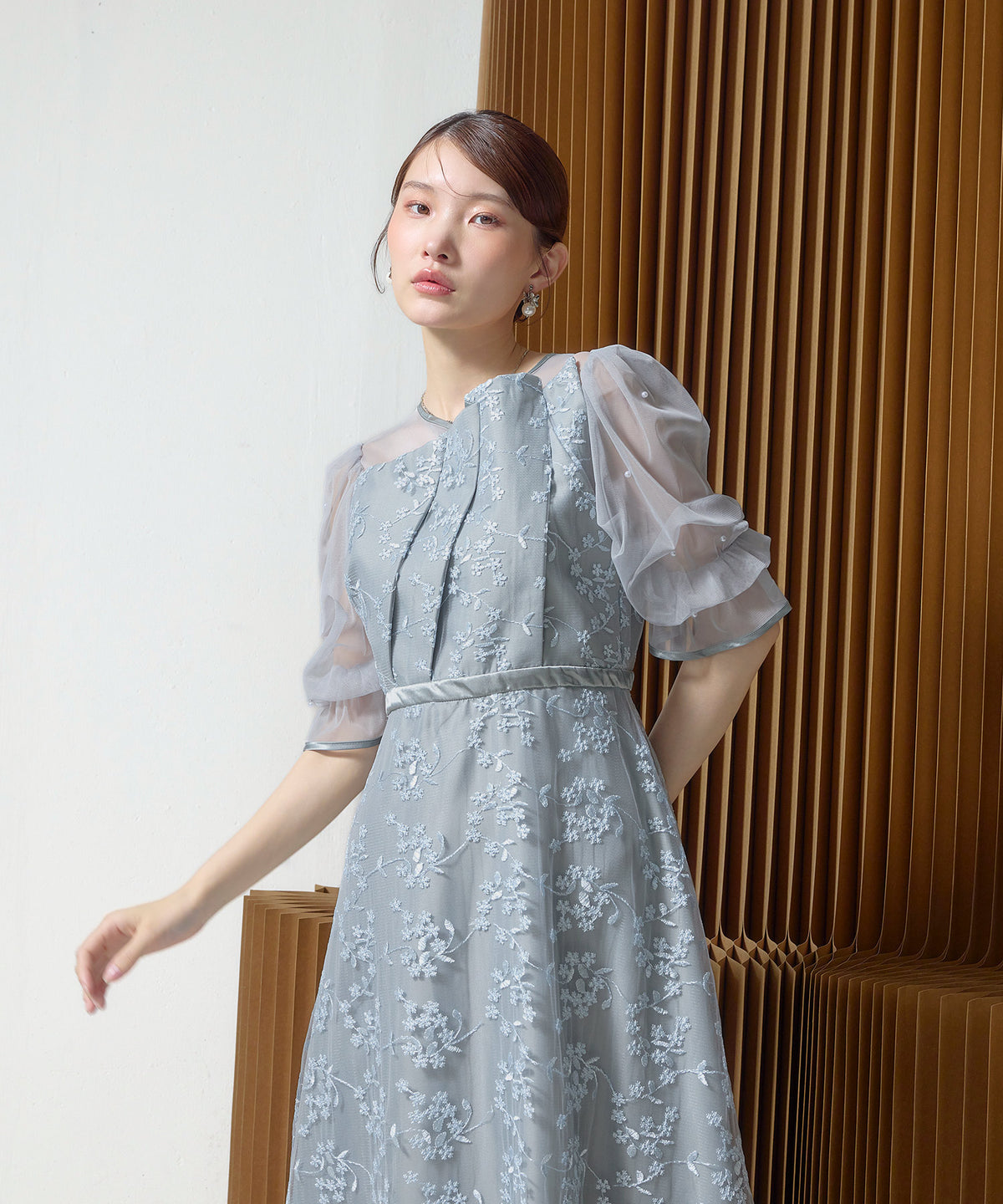 フロントプリーツ刺繍レースフレアワンピースドレス