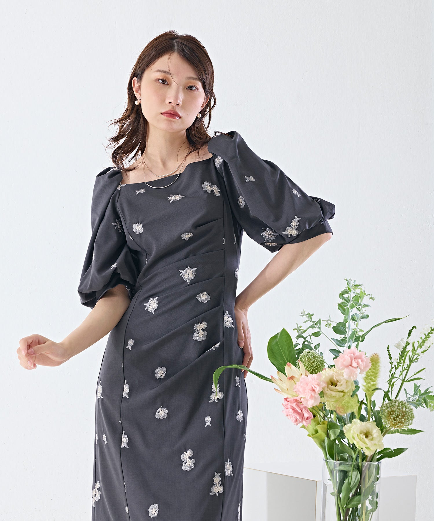 花柄刺繍ドレープパフスリーブドレス