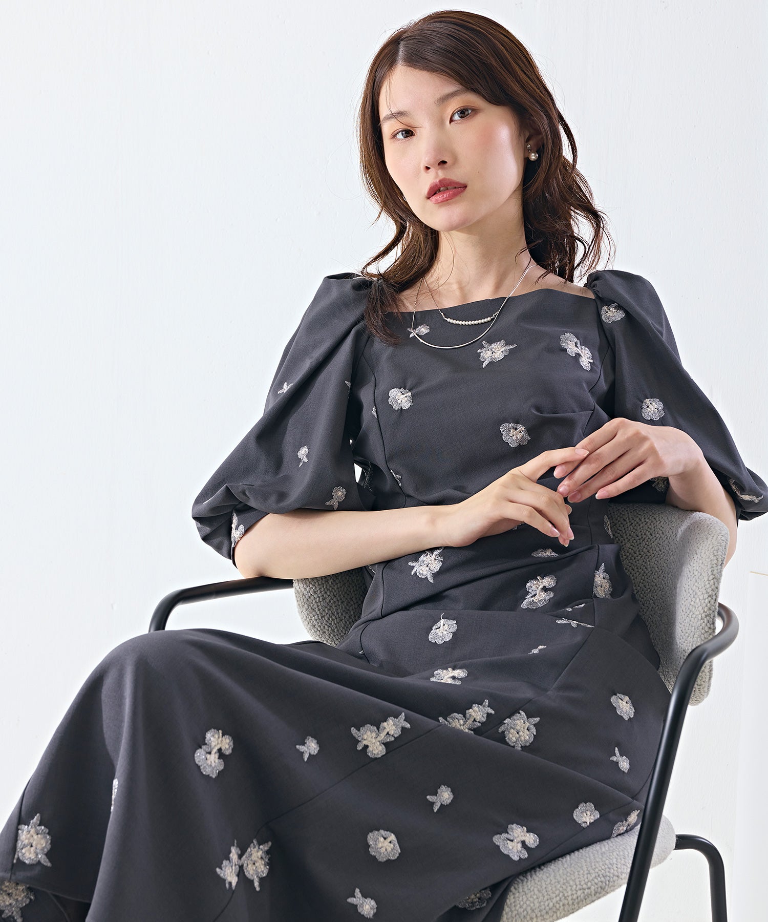 花柄刺繍ドレープパフスリーブドレス