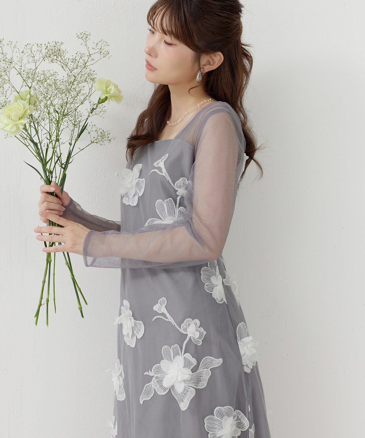 10月28日発売　花柄立体レースAラインドレス
