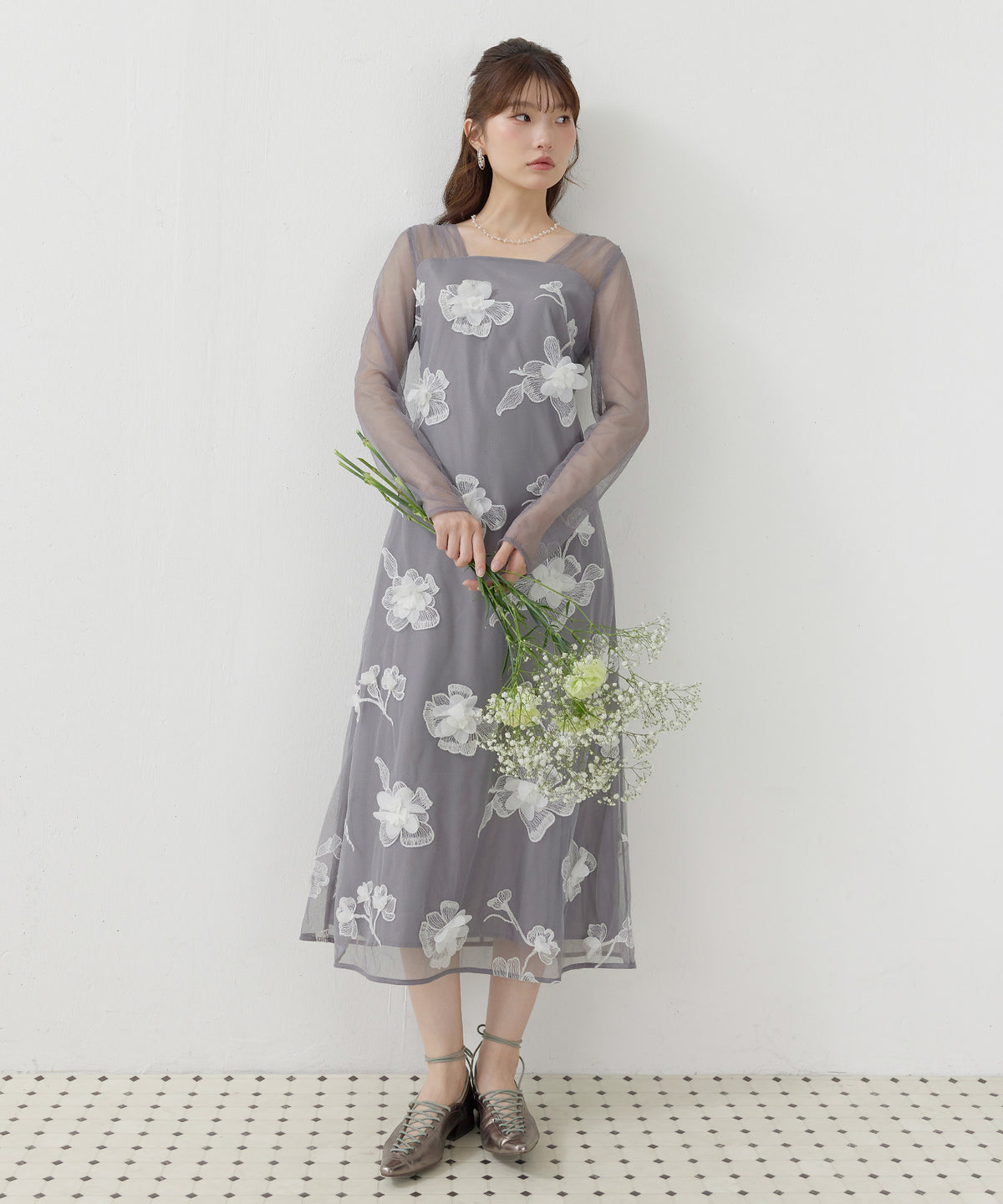 10月28日発売　花柄立体レースAラインドレス