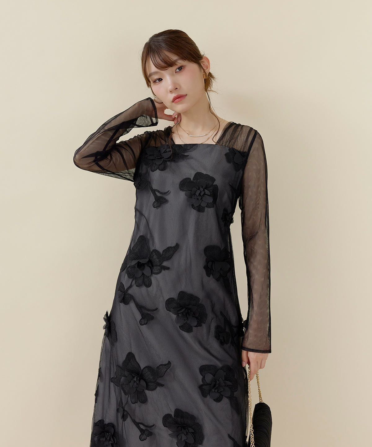 10月28日発売　花柄立体レースAラインドレス