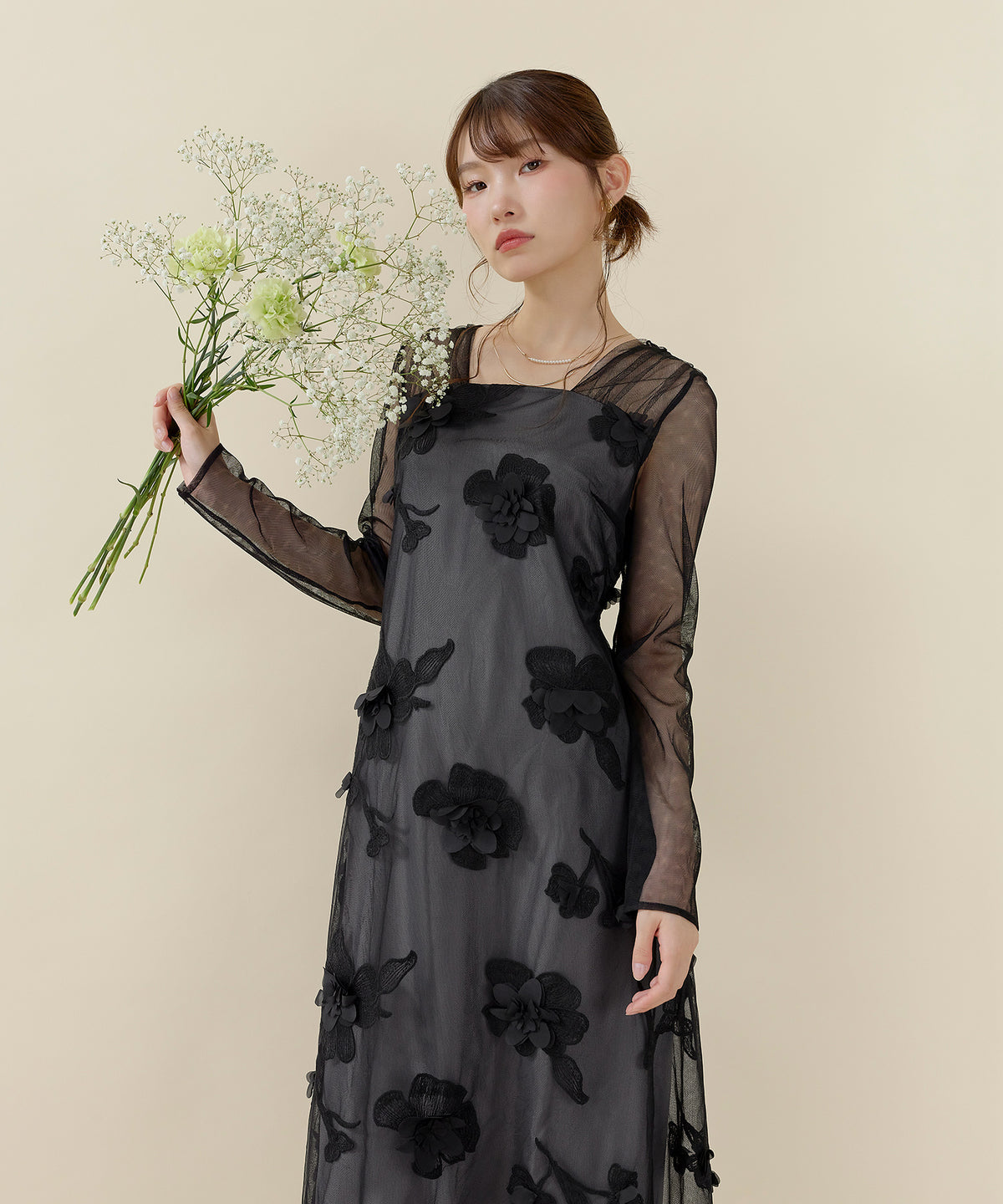 10月28日発売　花柄立体レースAラインドレス