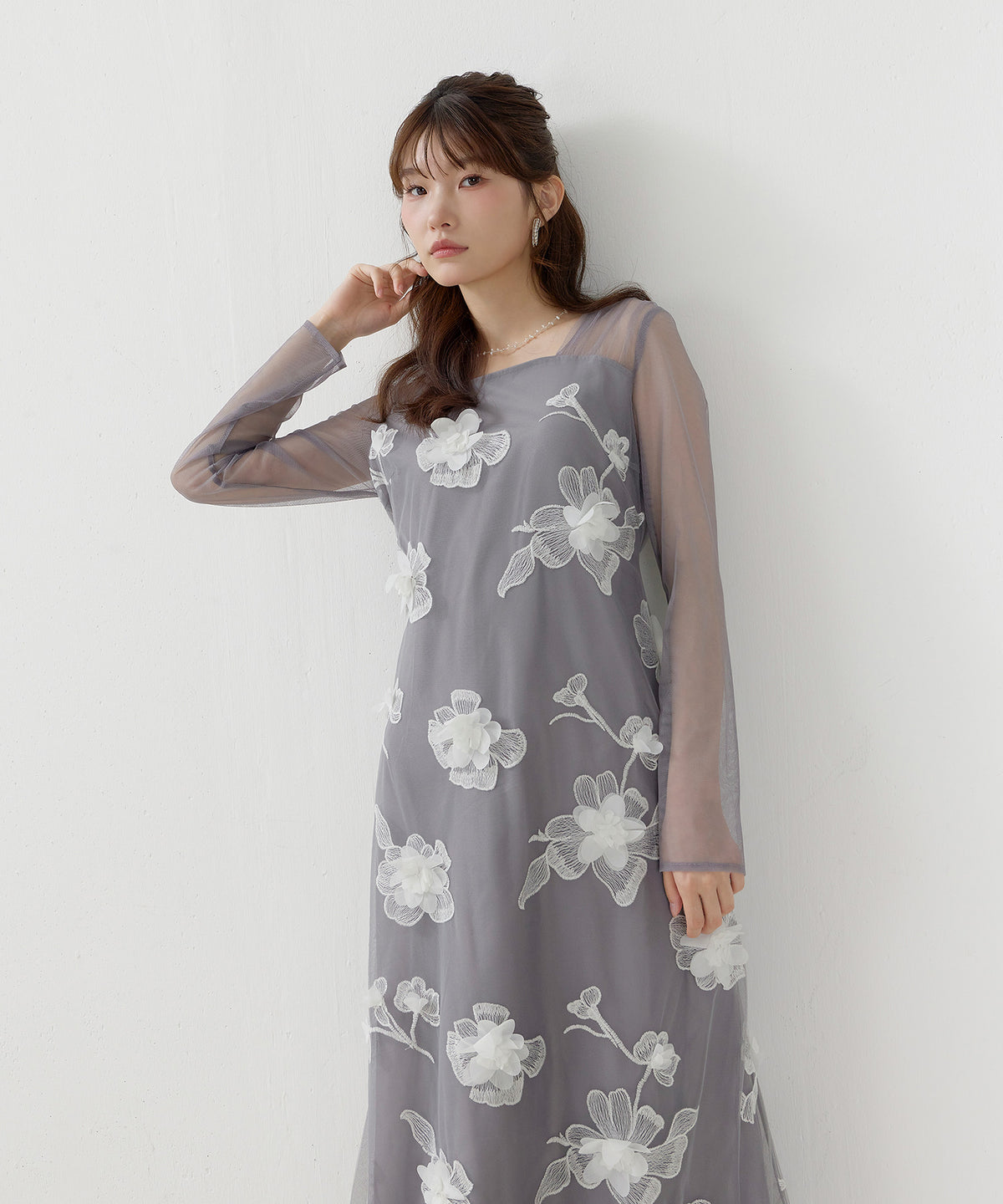 10月28日発売　花柄立体レースAラインドレス