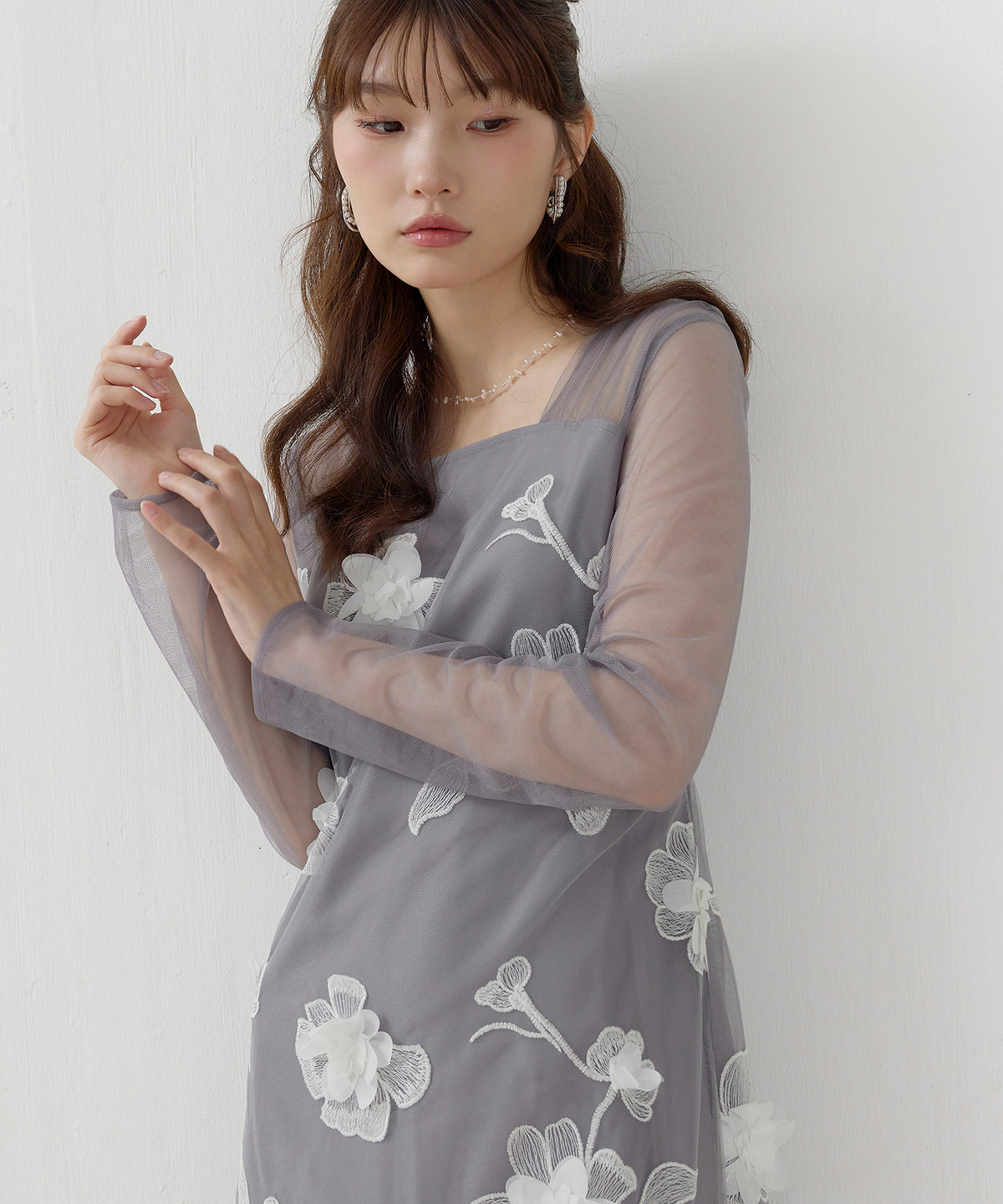 10月28日発売　花柄立体レースAラインドレス