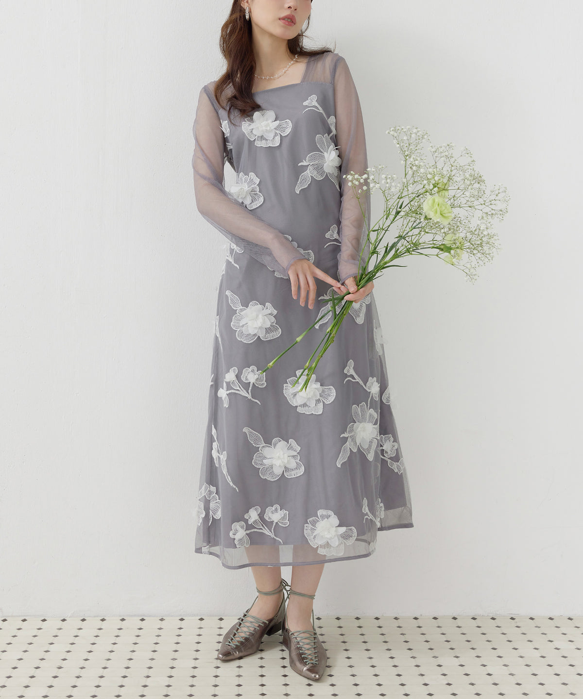 10月28日発売　花柄立体レースAラインドレス