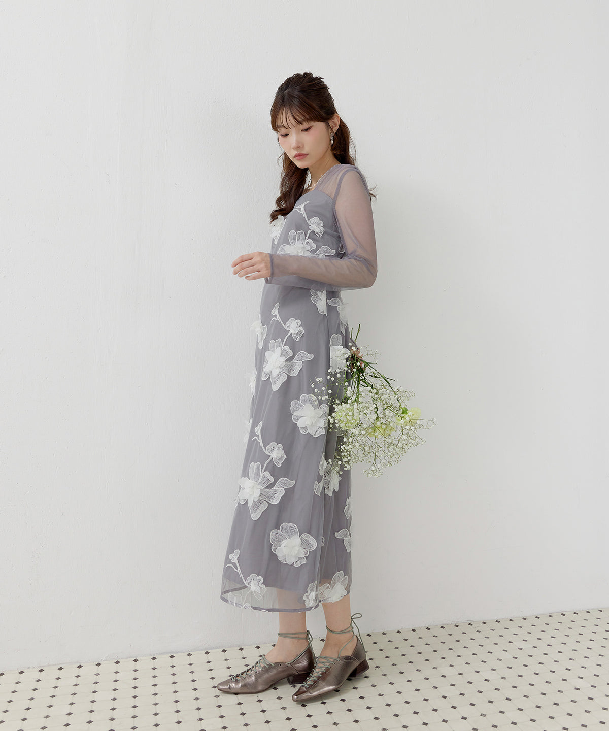 10月28日発売　花柄立体レースAラインドレス