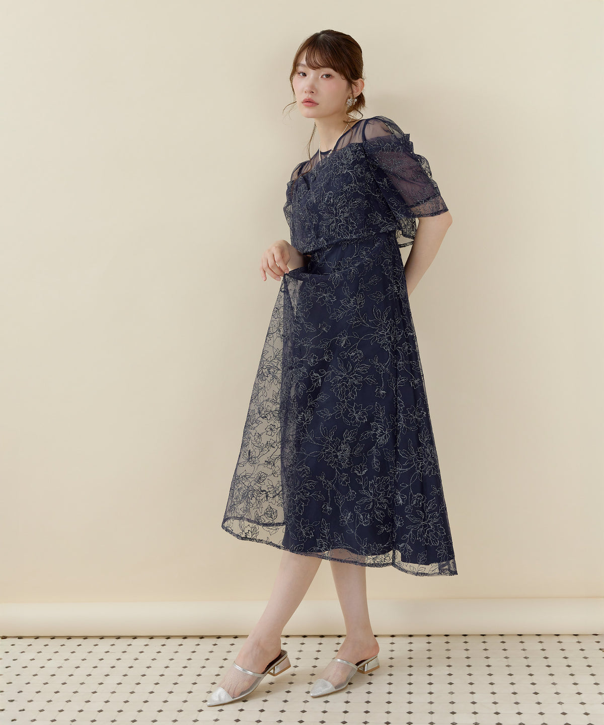 ラメ刺繍花柄オフショル風タックスリーブAラインドレス