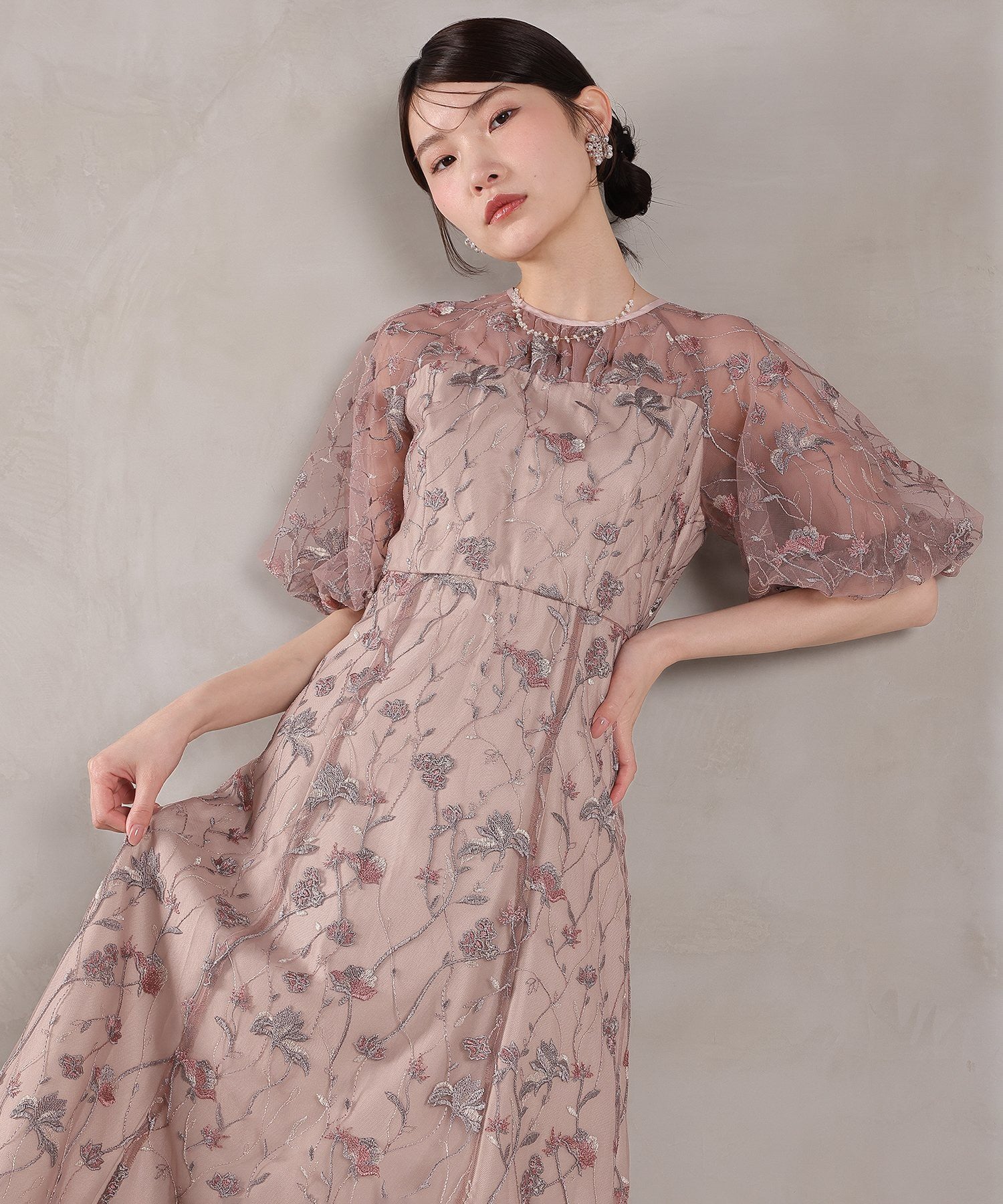 パフスリーブ 花柄刺繍レースチュールAラインワンピースドレス