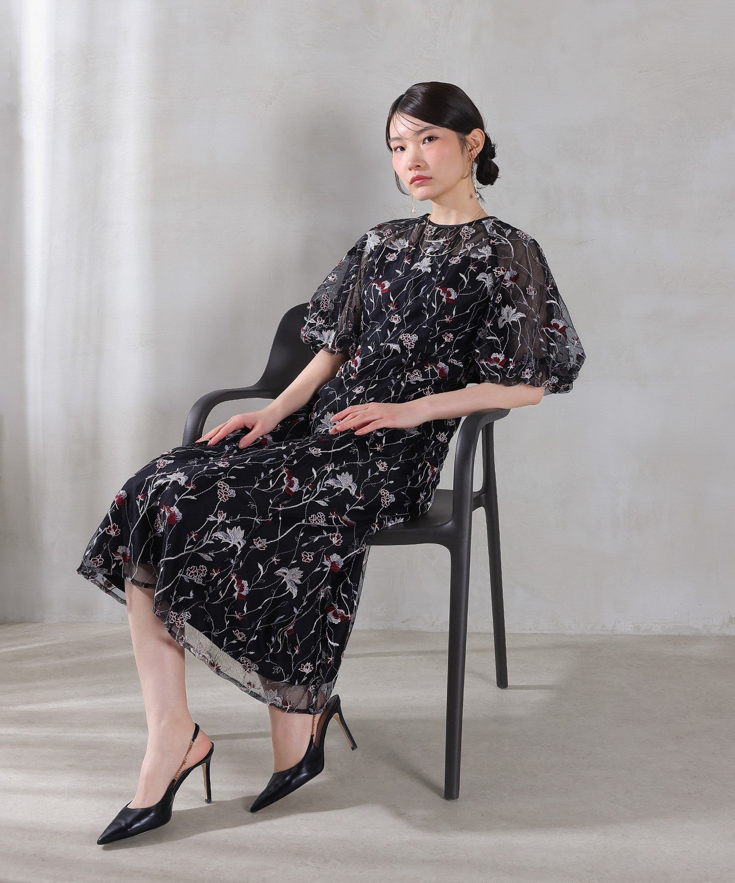 パフスリーブ 花柄刺繍レースチュールAラインワンピースドレス