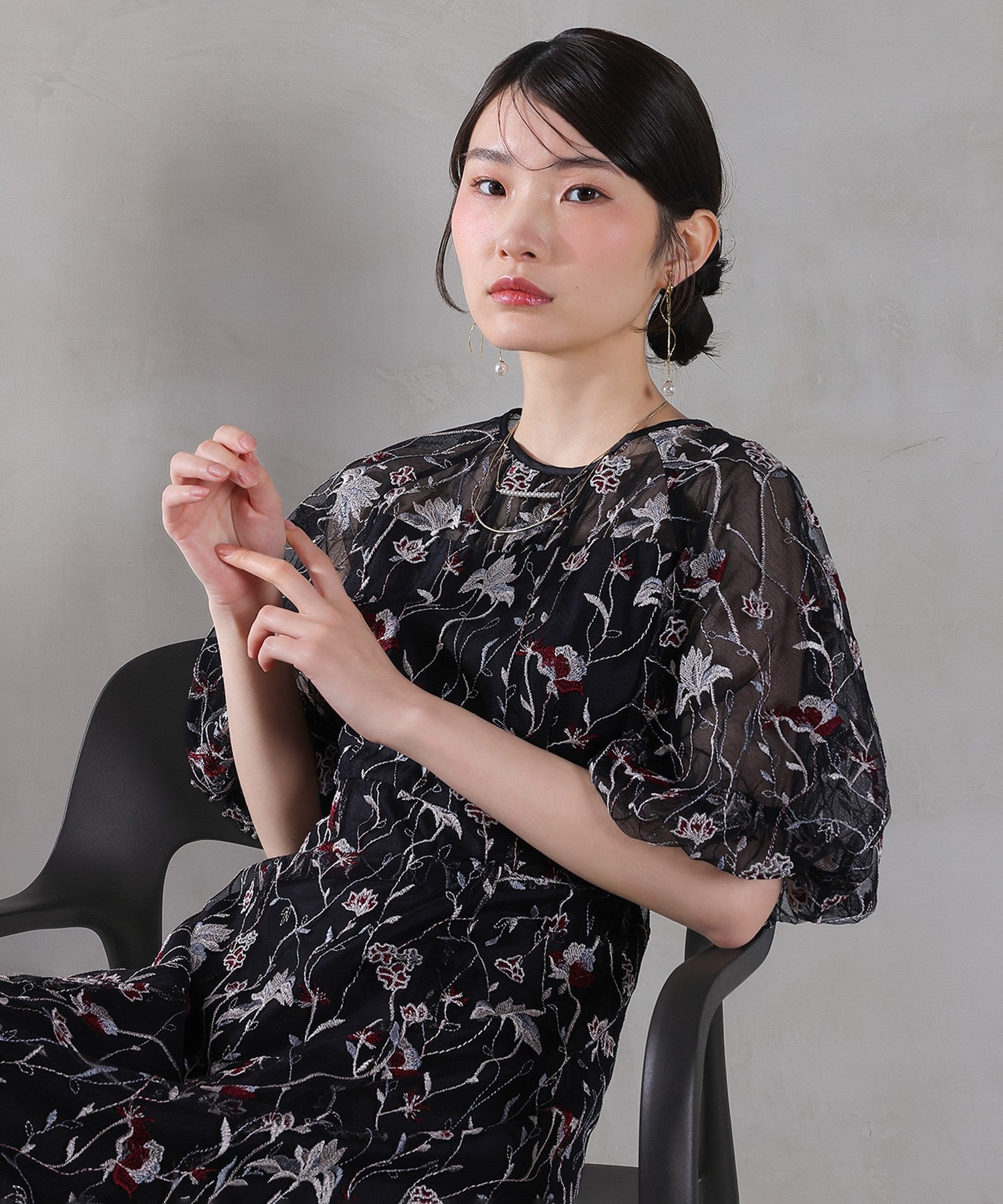 パフスリーブ 花柄刺繍レースチュールAラインワンピースドレス