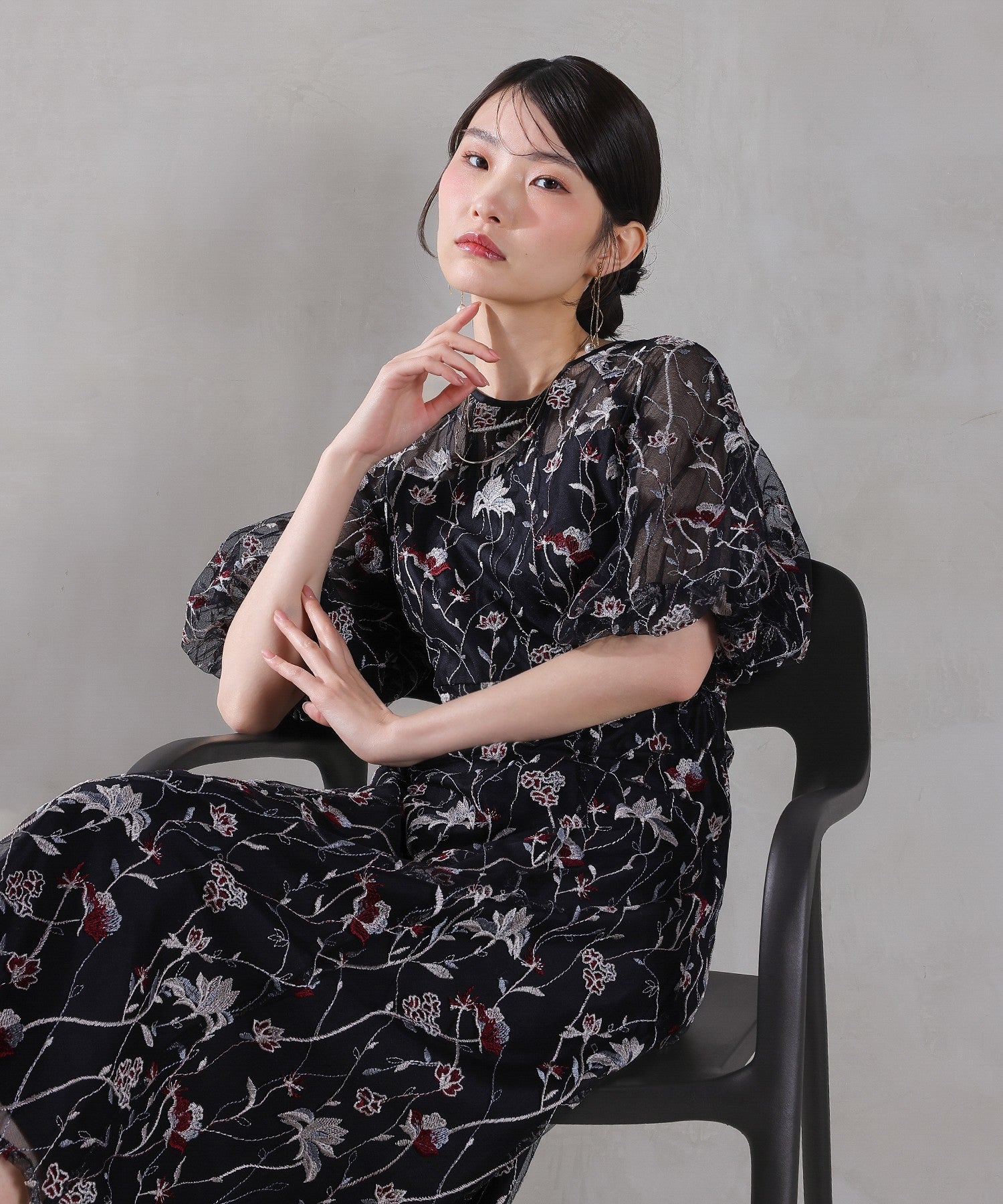 パフスリーブ 花柄刺繍レースチュールAラインワンピースドレス