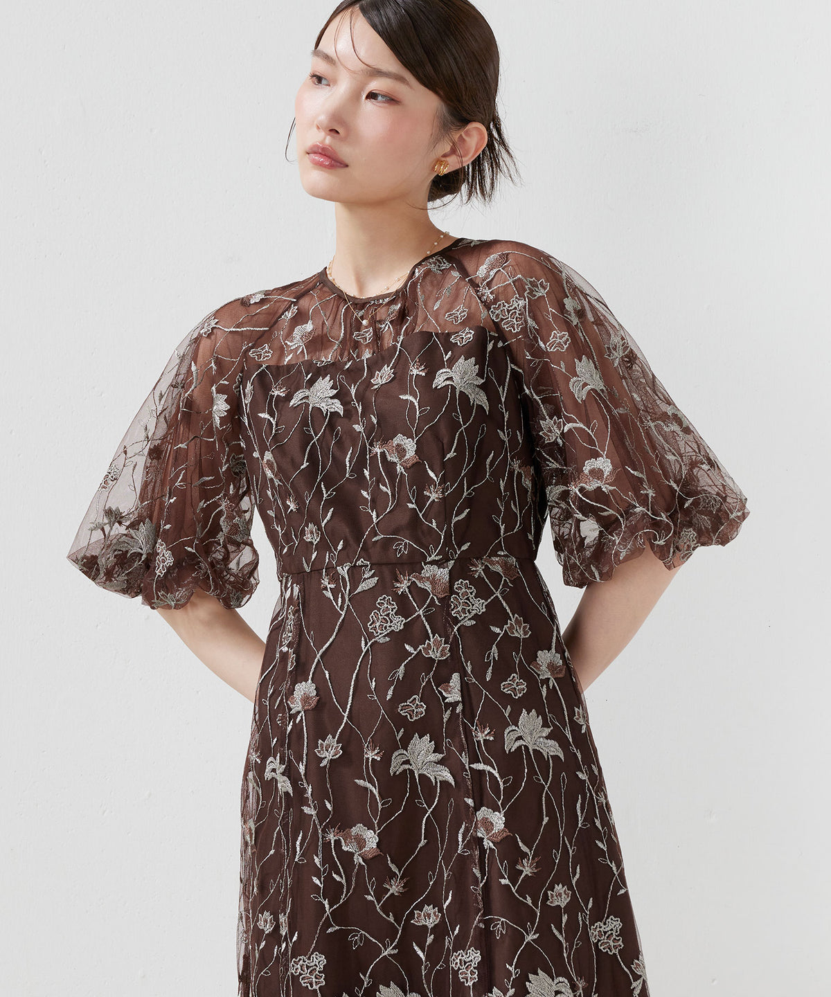 花柄多色刺繍レースパフスリーブハイウエストAラインドレス