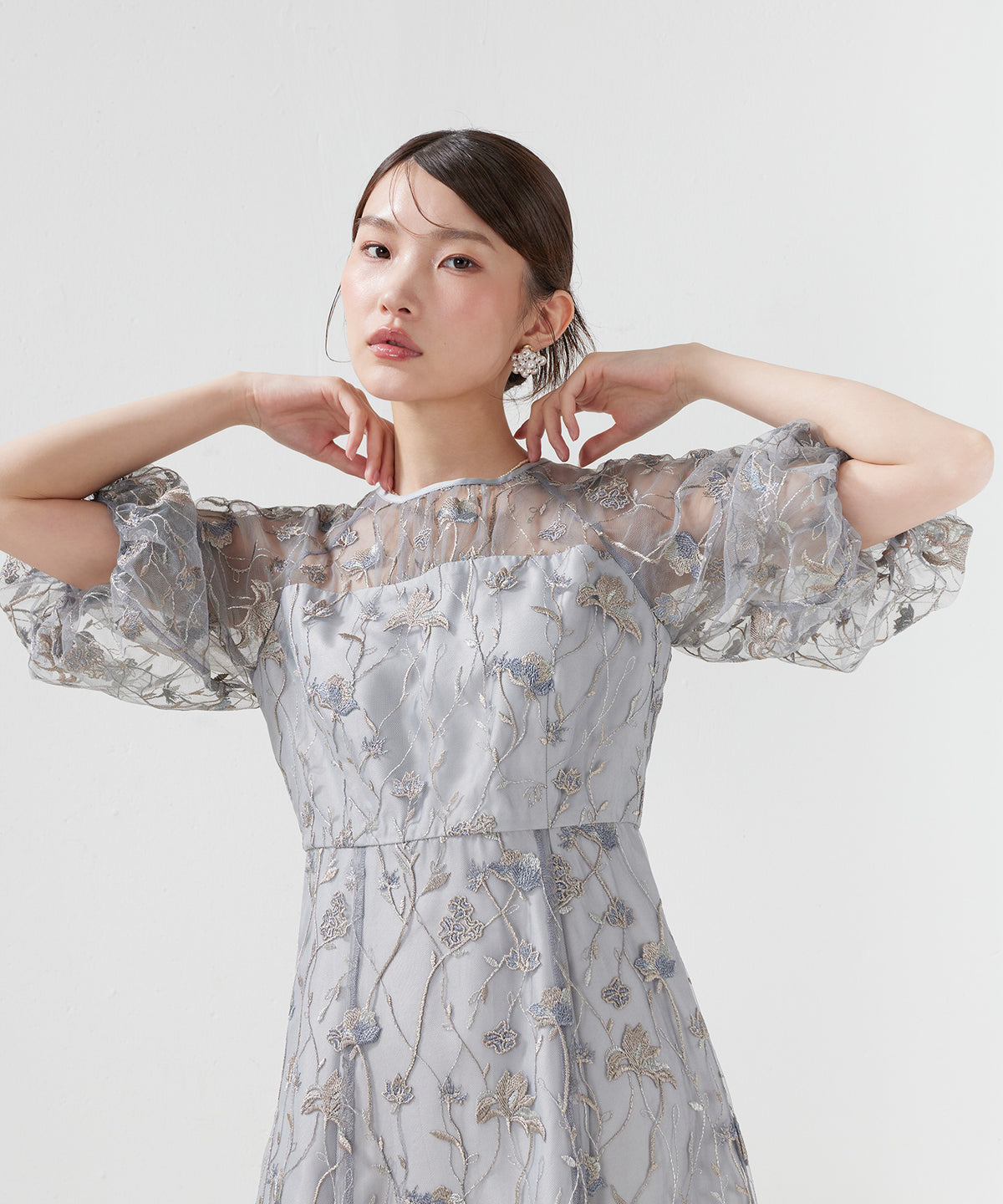花柄多色刺繍レースパフスリーブハイウエストAラインドレス