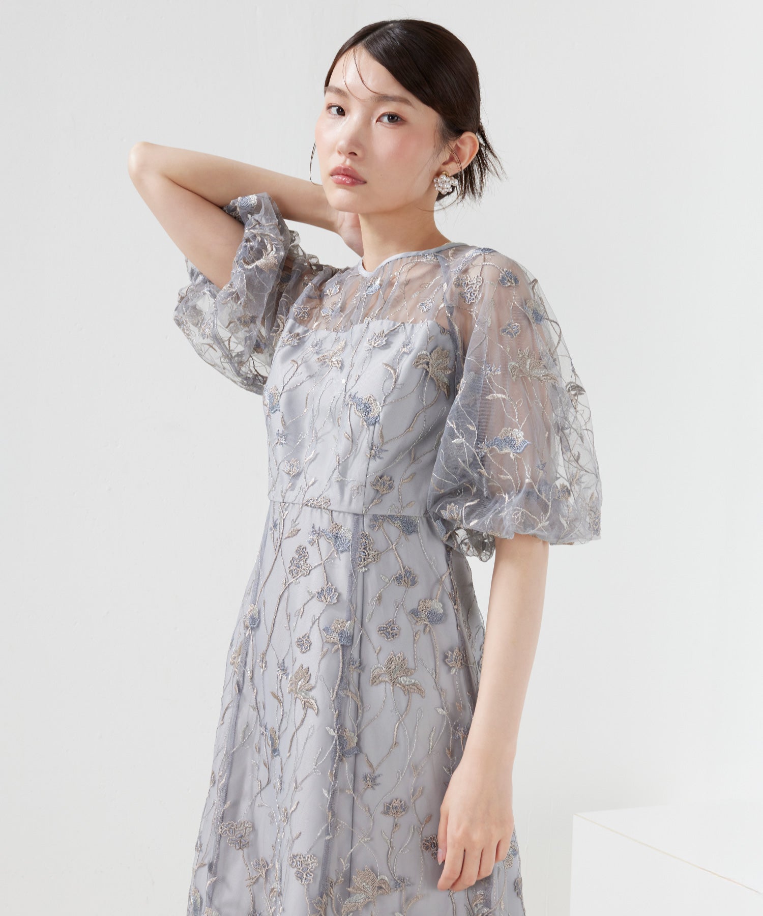 花柄多色刺繍レースパフスリーブハイウエストAラインドレス