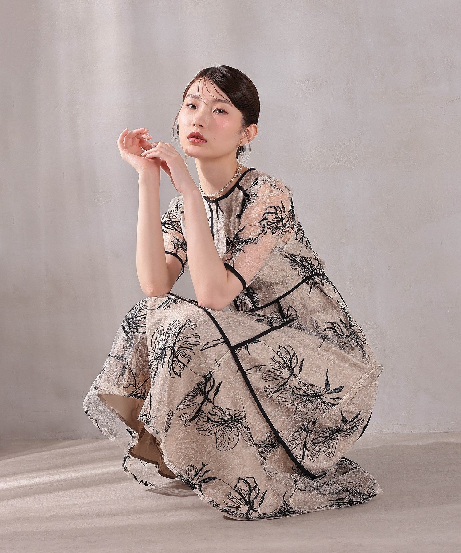 花柄刺繍レースパイピングパフスリーブAラインドレス
