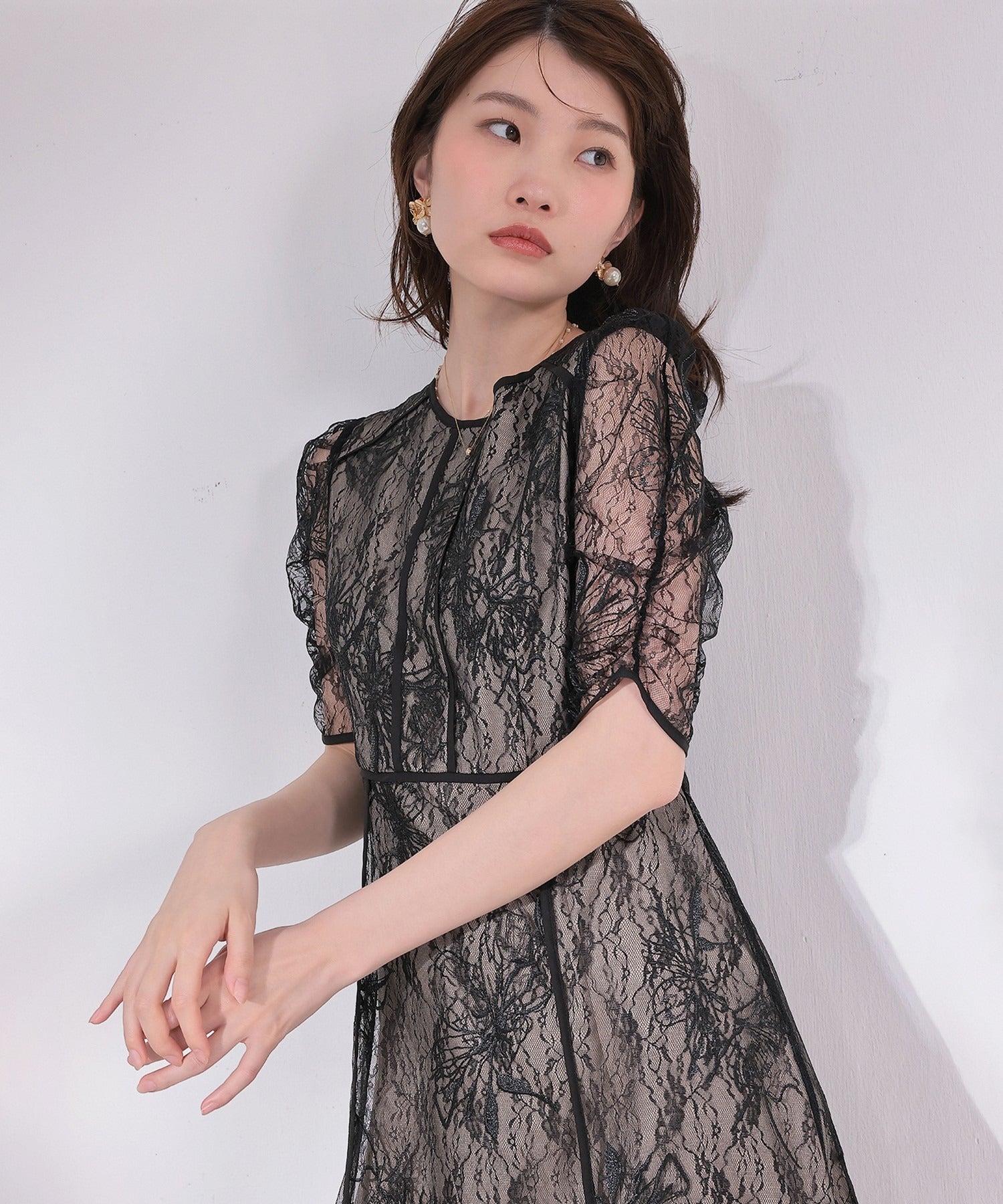 花柄刺繍レースパイピングパフスリーブAラインドレス