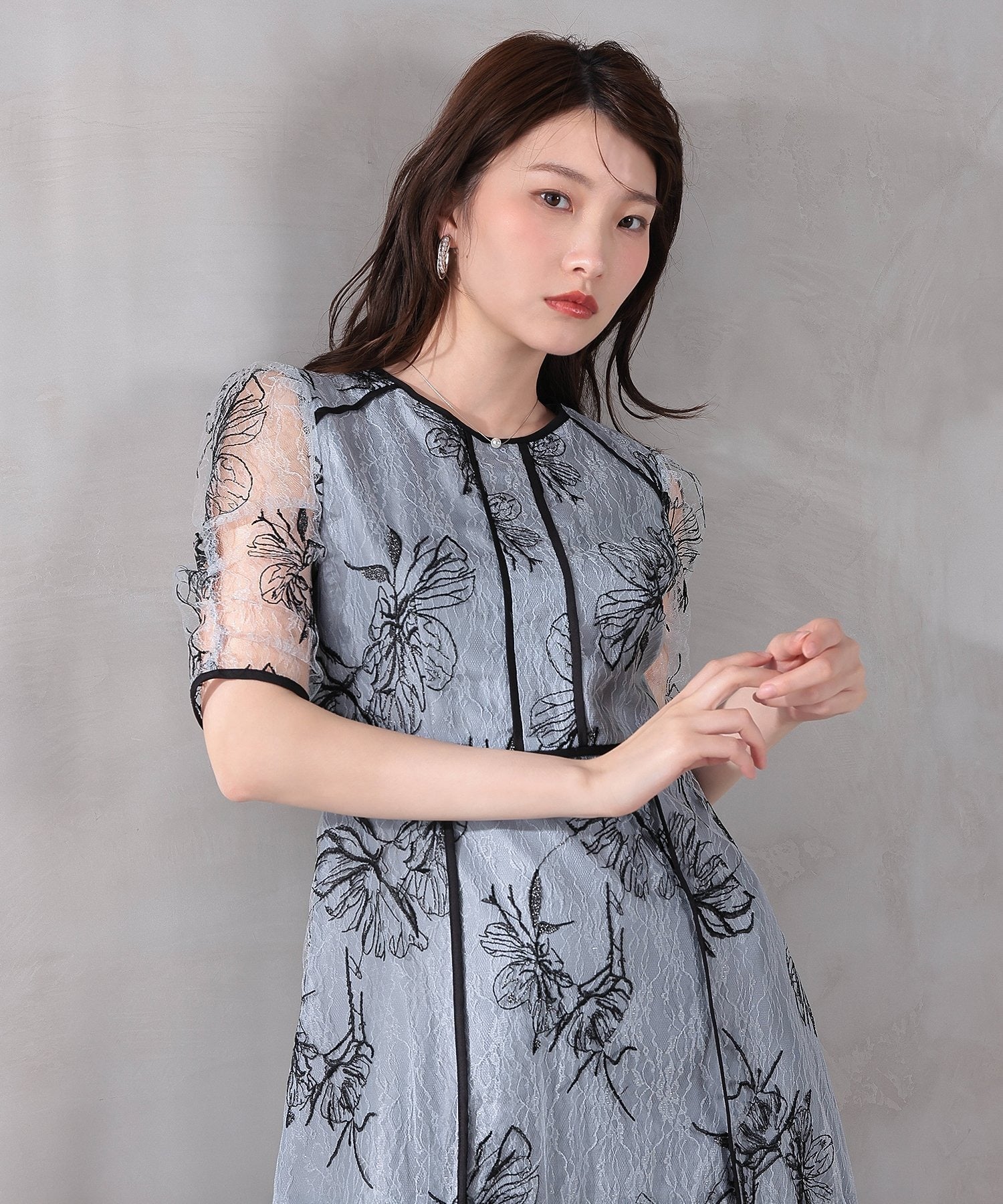 花柄刺繍レースパイピングパフスリーブAラインドレス