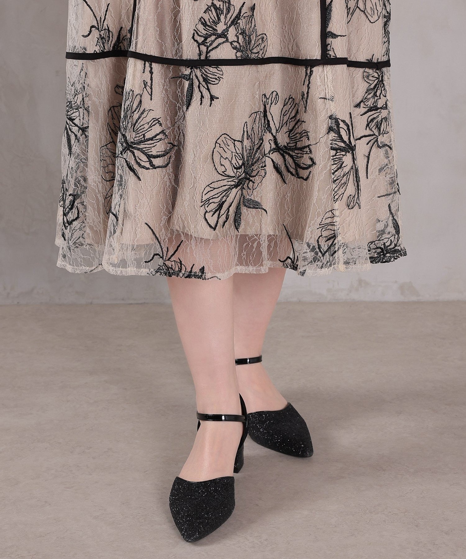 花柄刺繍レースパイピングパフスリーブAラインドレス