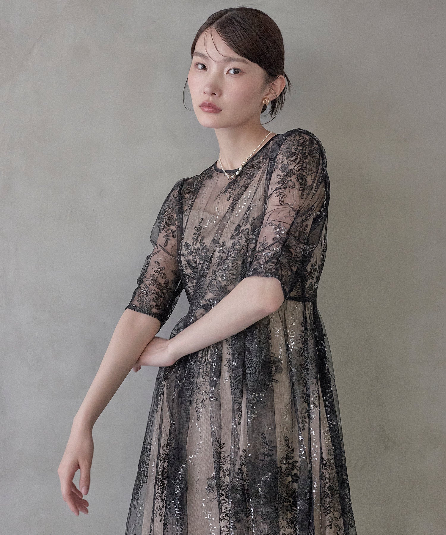 花柄刺繍スパンコールシアーギャザースリーブAラインドレス