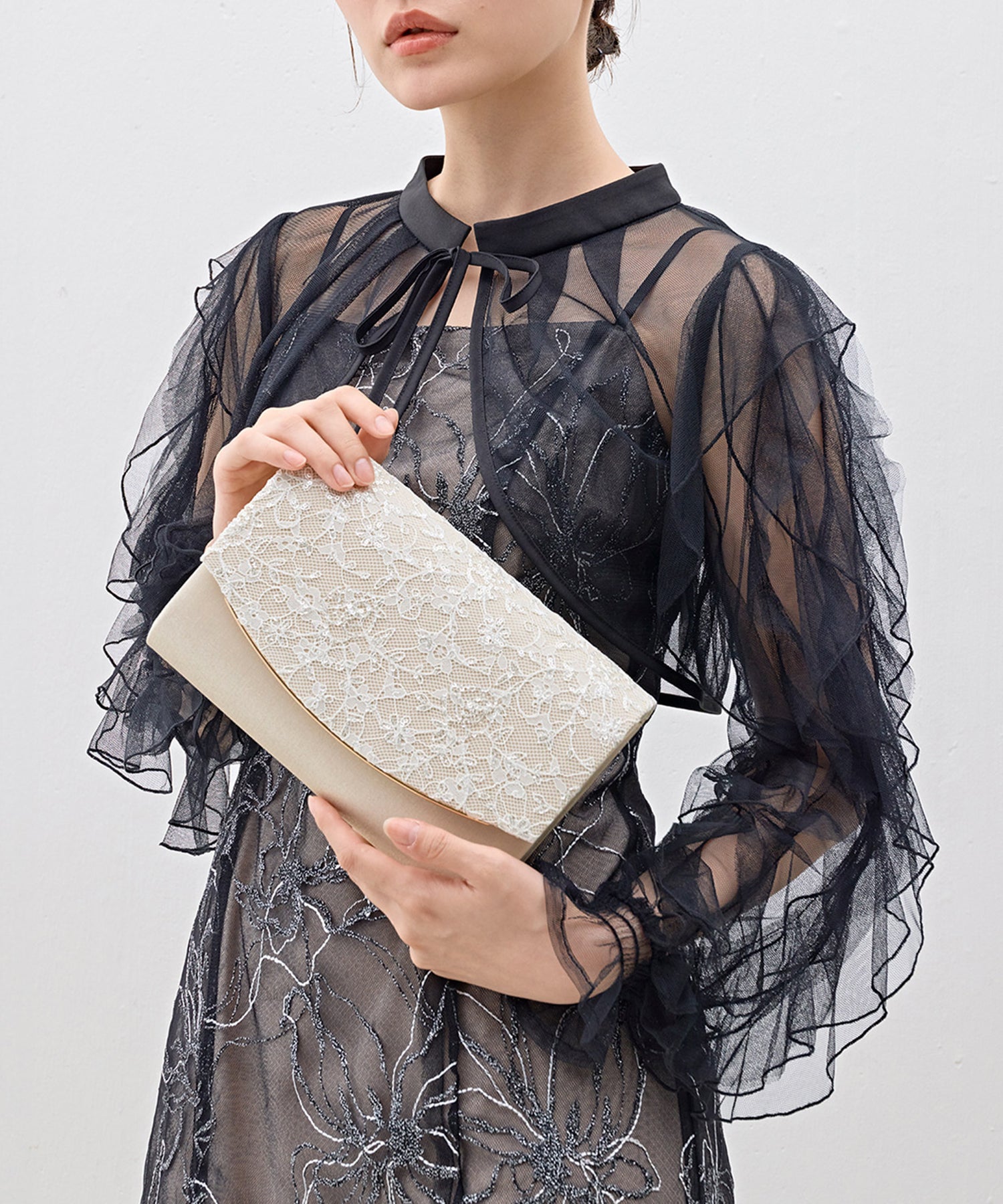 スパンコール繊細刺繍レースクラッチバッグ