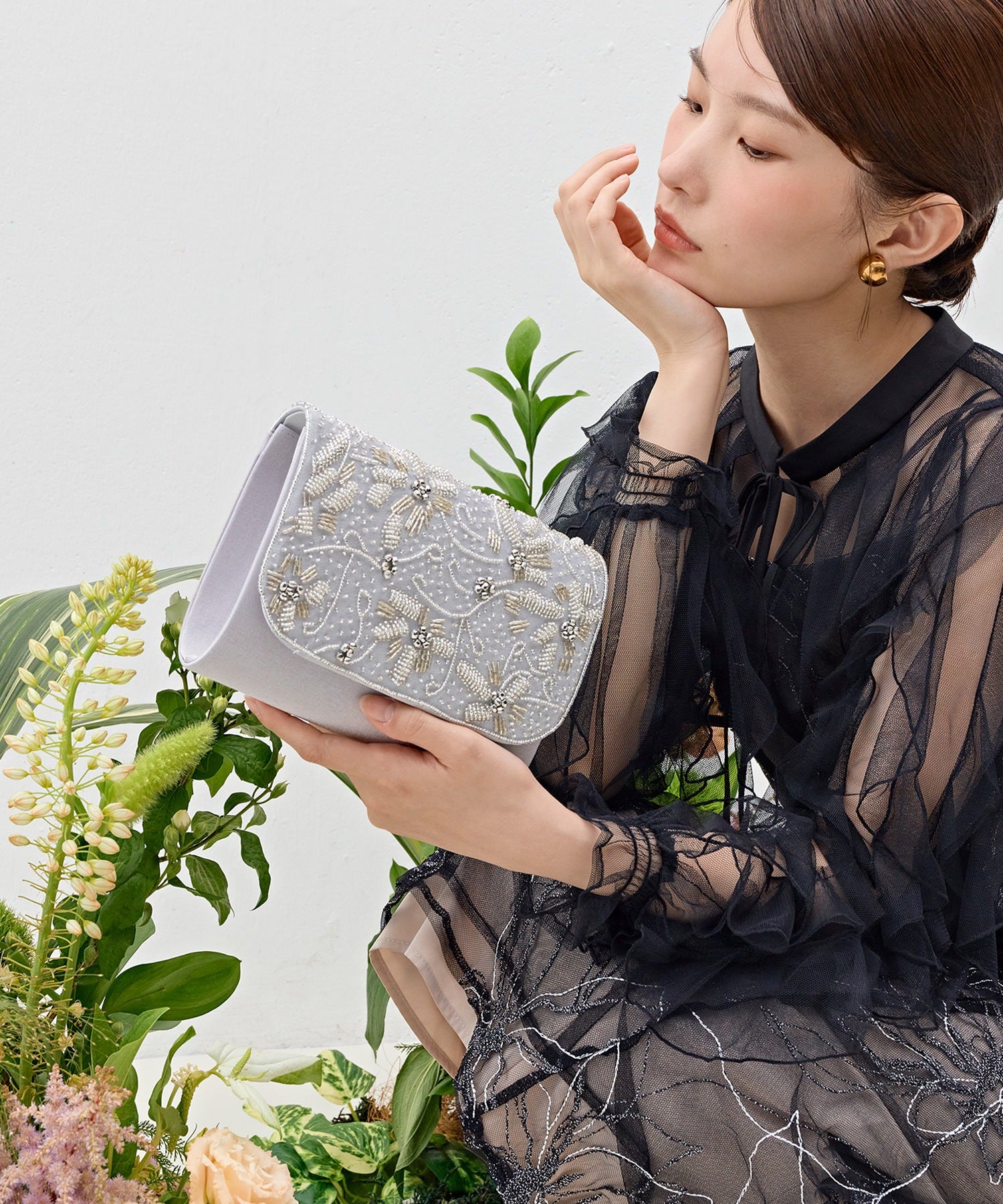 立体ビーズ花柄刺繍クラッチバッグ