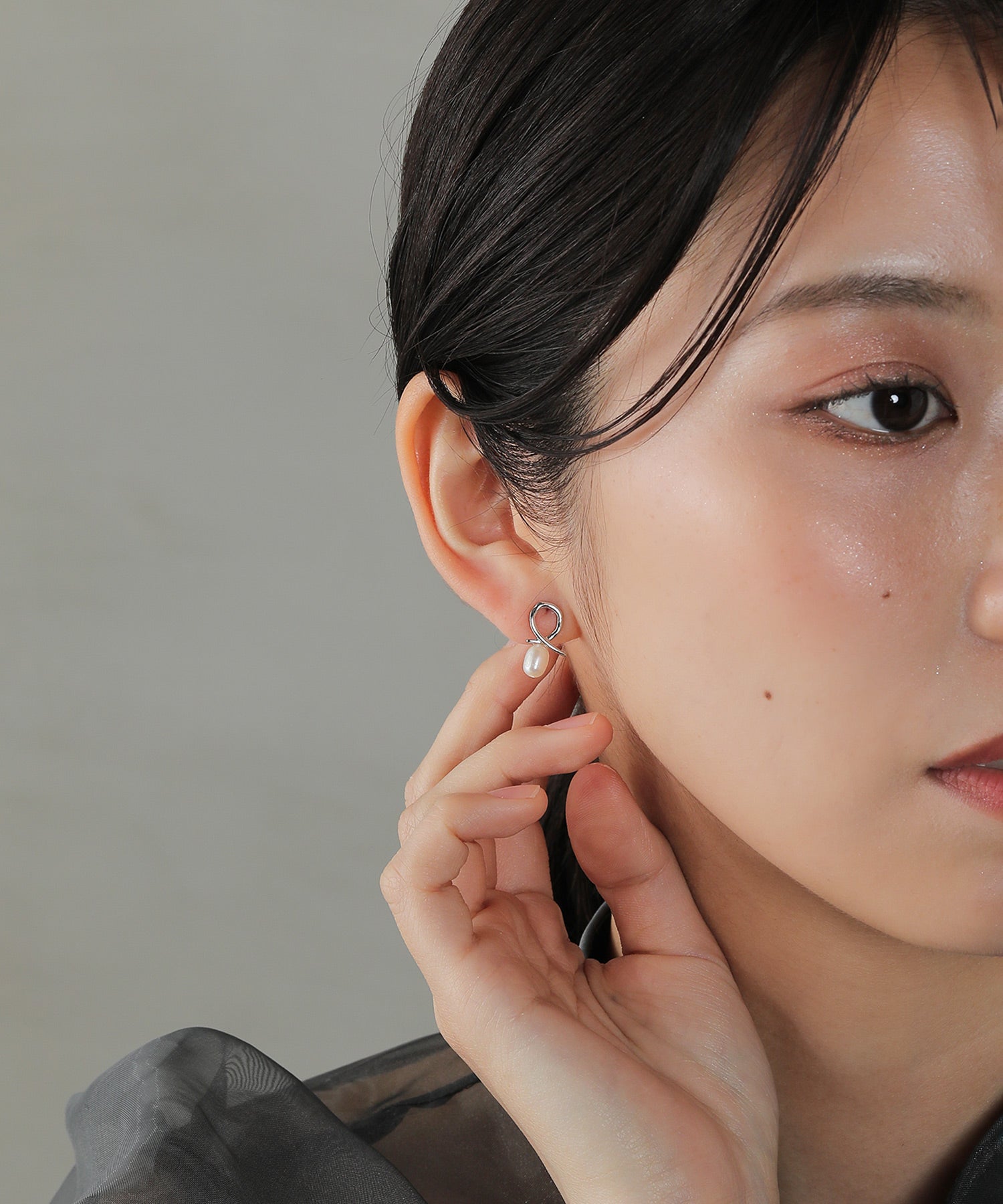 ニュアンスメタルカーブ 一粒パール ステンレスポスト ピアス