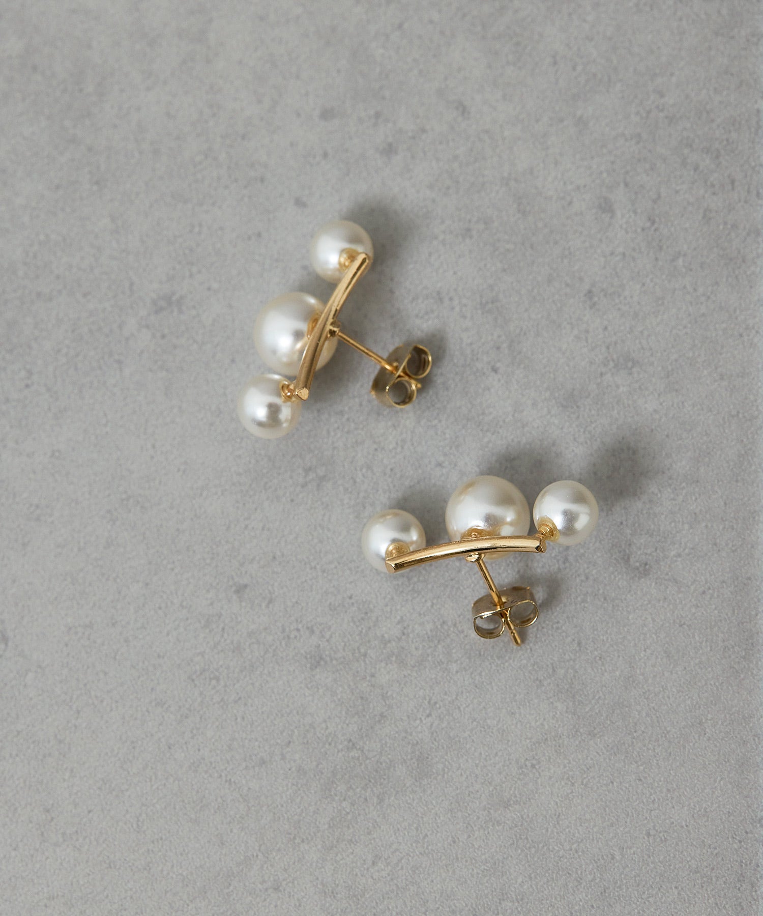 パールラインピアス