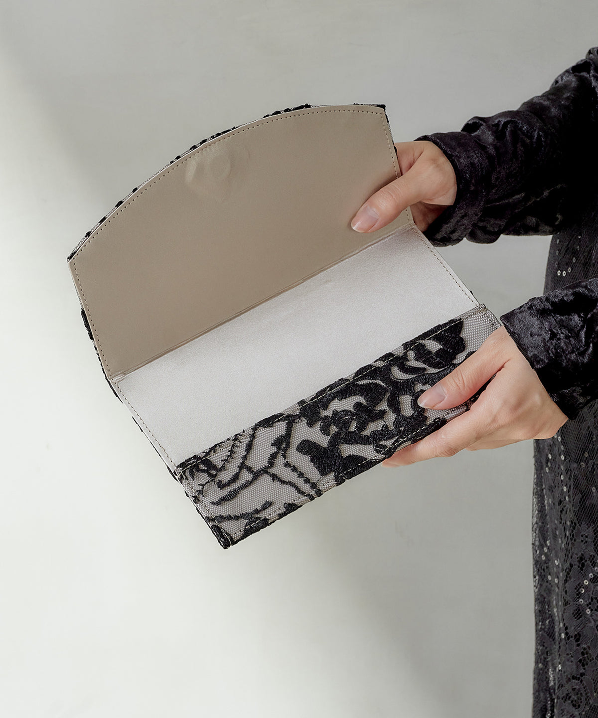 サテン刺繍レース袱紗