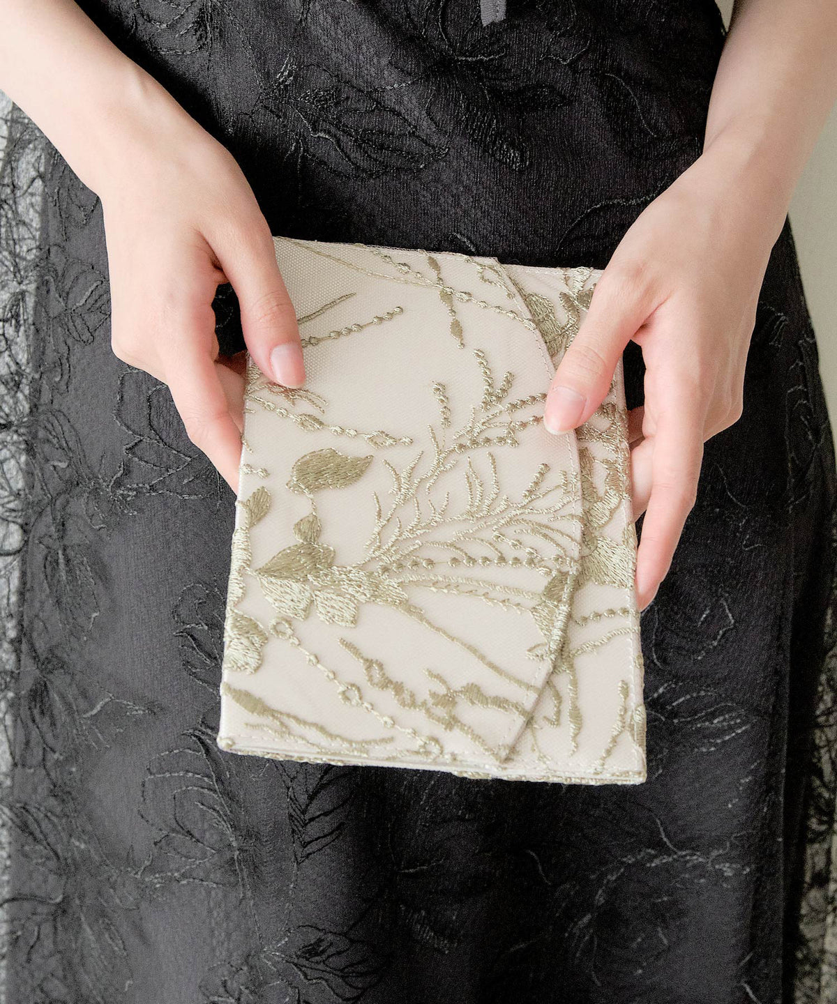 サテン刺繍レース袱紗