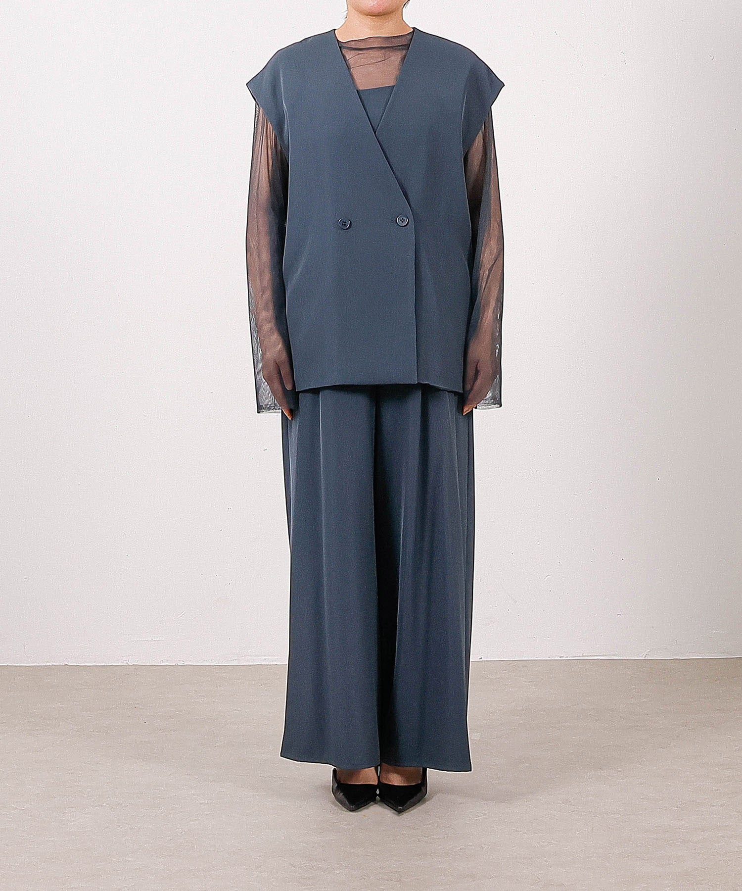 身長159cm / 着用 M<br>
普段着 M or L / 骨格ストレート