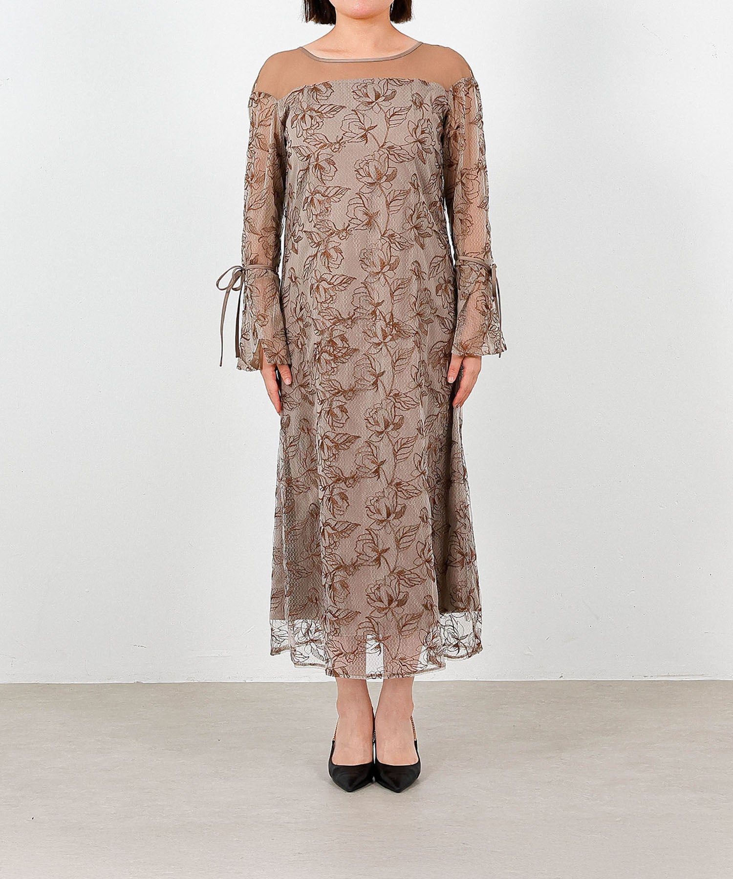 身長159cm / 着用 S<br>
普段着 M or L / 骨格ストレート