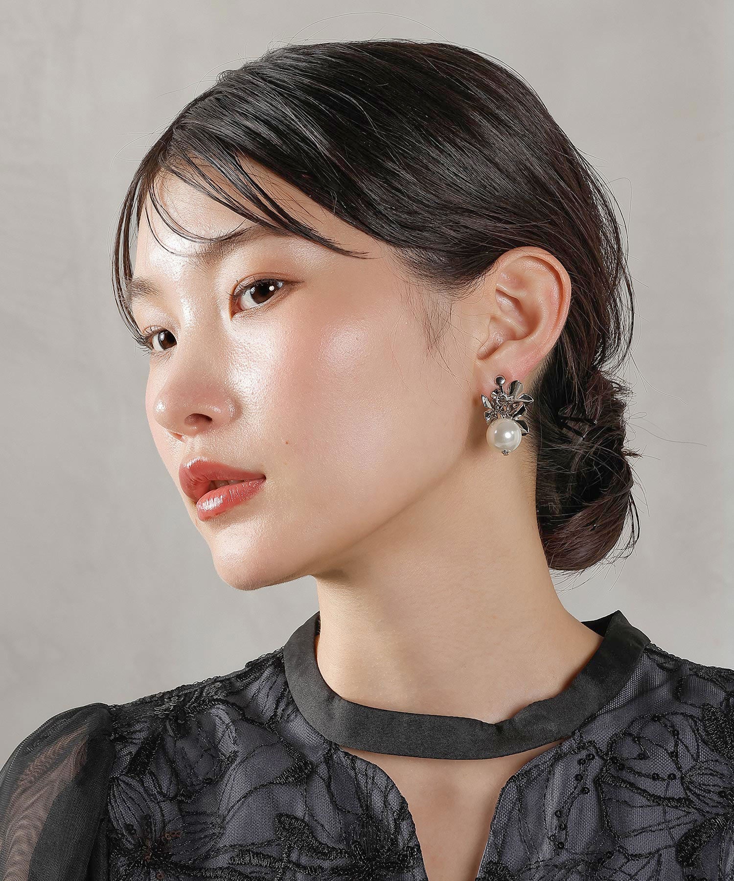 フラワーメタル 大粒パール イヤリング