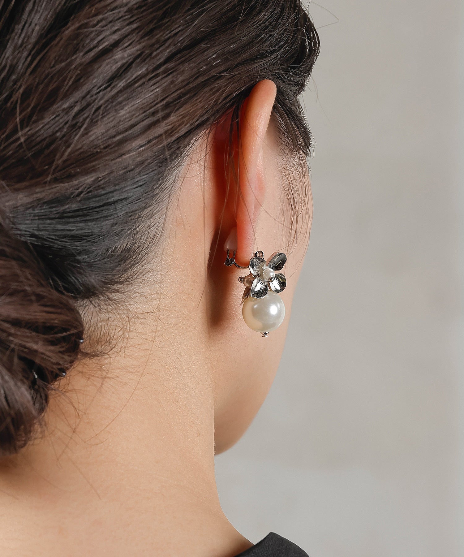 フラワーメタル 大粒パール イヤリング