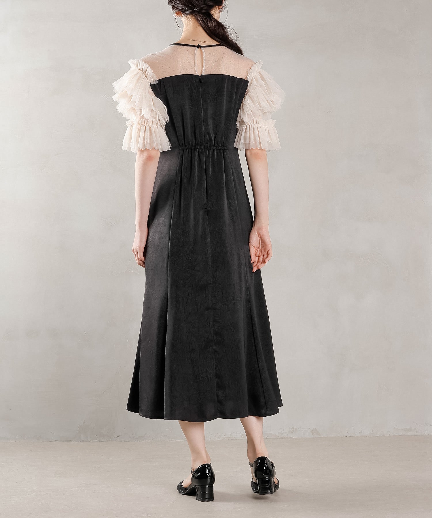 タグ付新品　Kana ラメドットチュール フリル ボリューム袖 ワンピースドレス ラメドットチュール フリル ボリューム袖 ワンピース ドレス