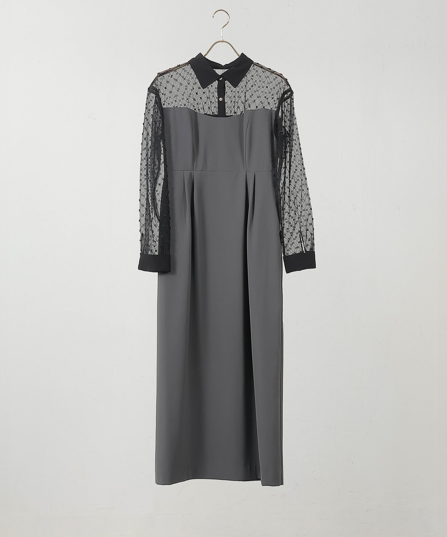 チャコールグレー